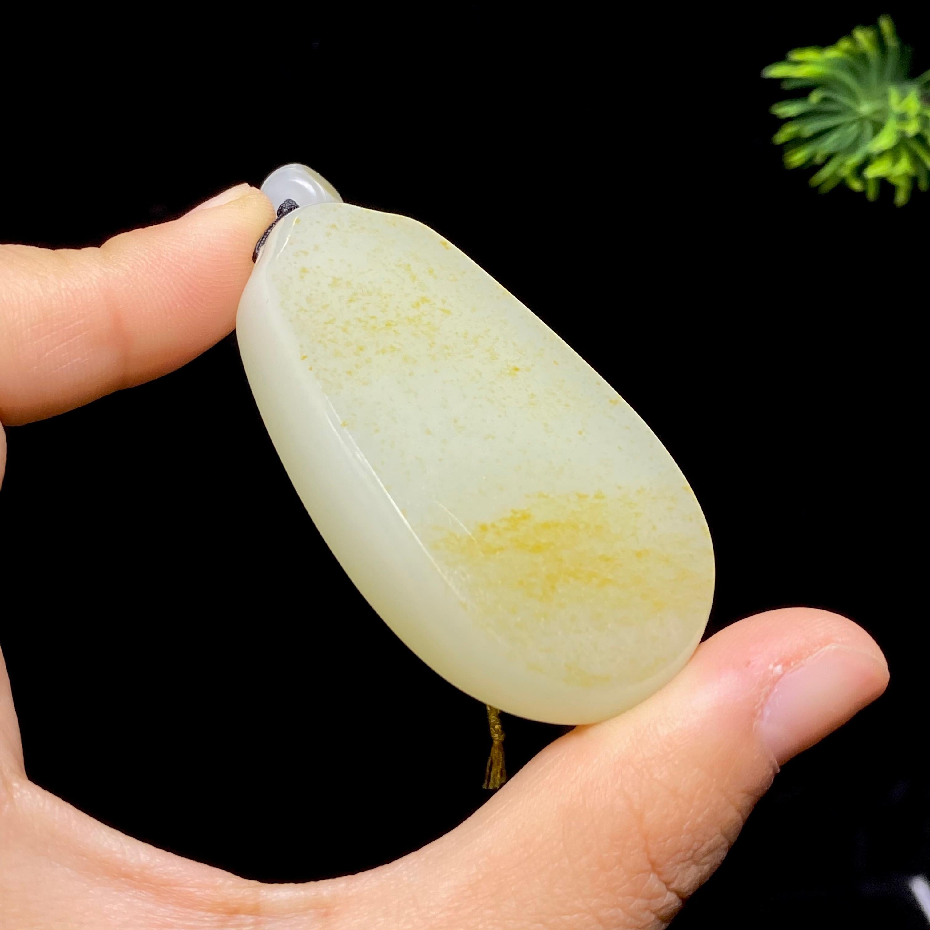 和田玉籽料无事牌（54.8g）