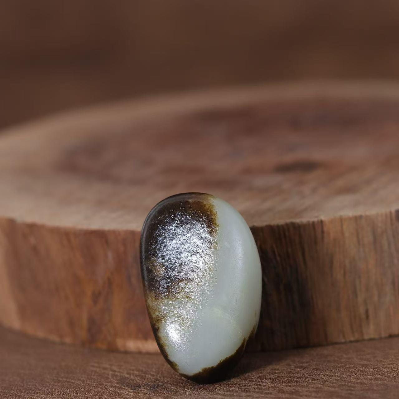 和田玉聚黄皮【精品项链】（56.8g） – 厚德载玉