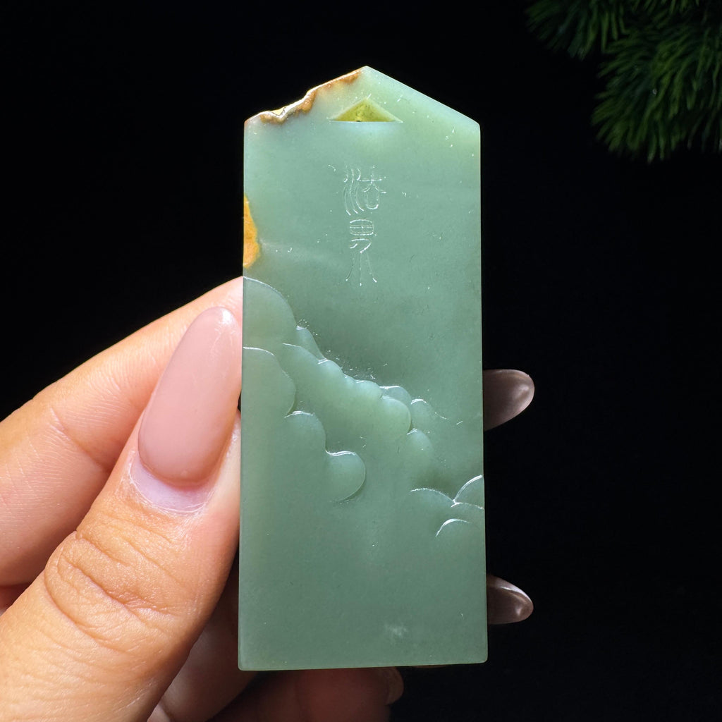 和田玉籽料沙枣青无相佛（56.0g）