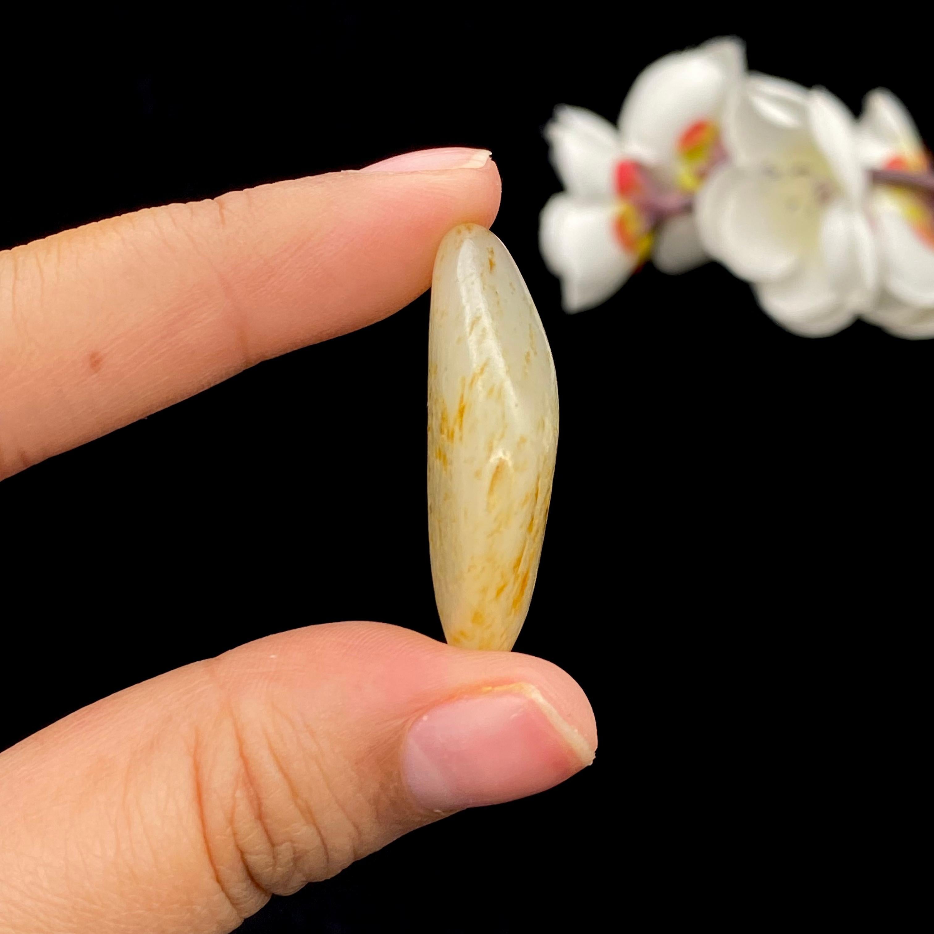 【超值推荐】和田玉洒金皮籽料（13.1g）