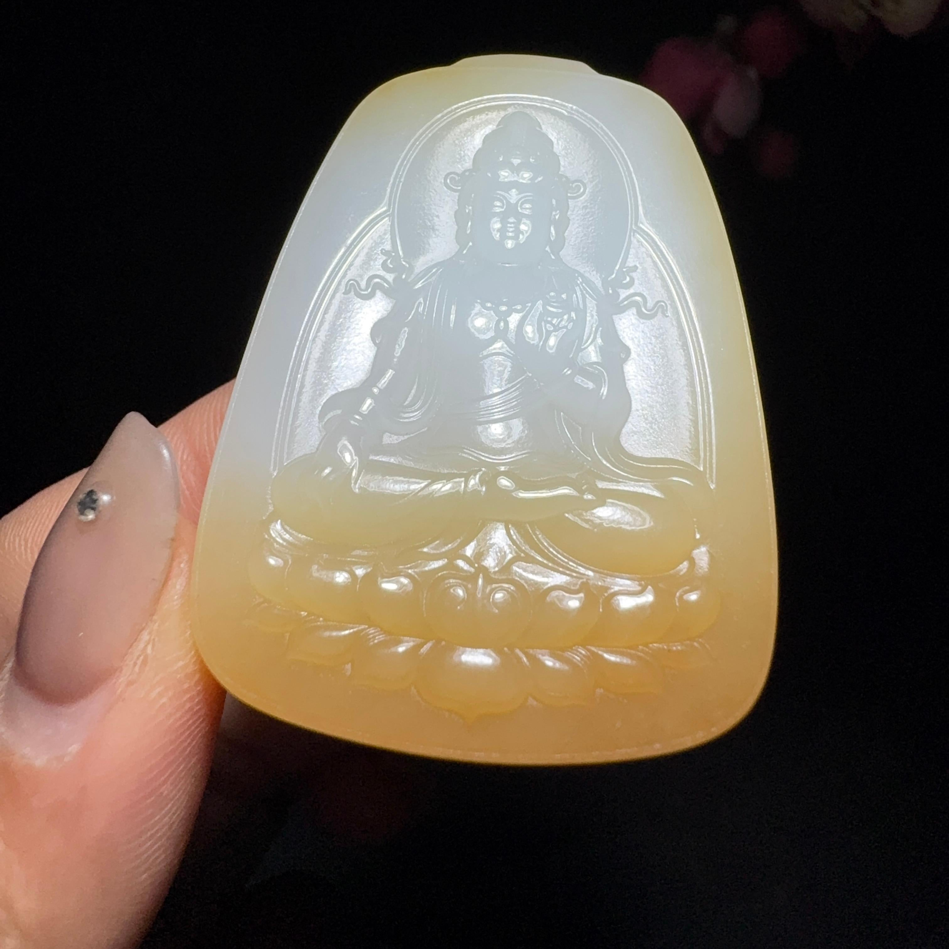 和田玉糖白挂件莲花观音（37.8g）