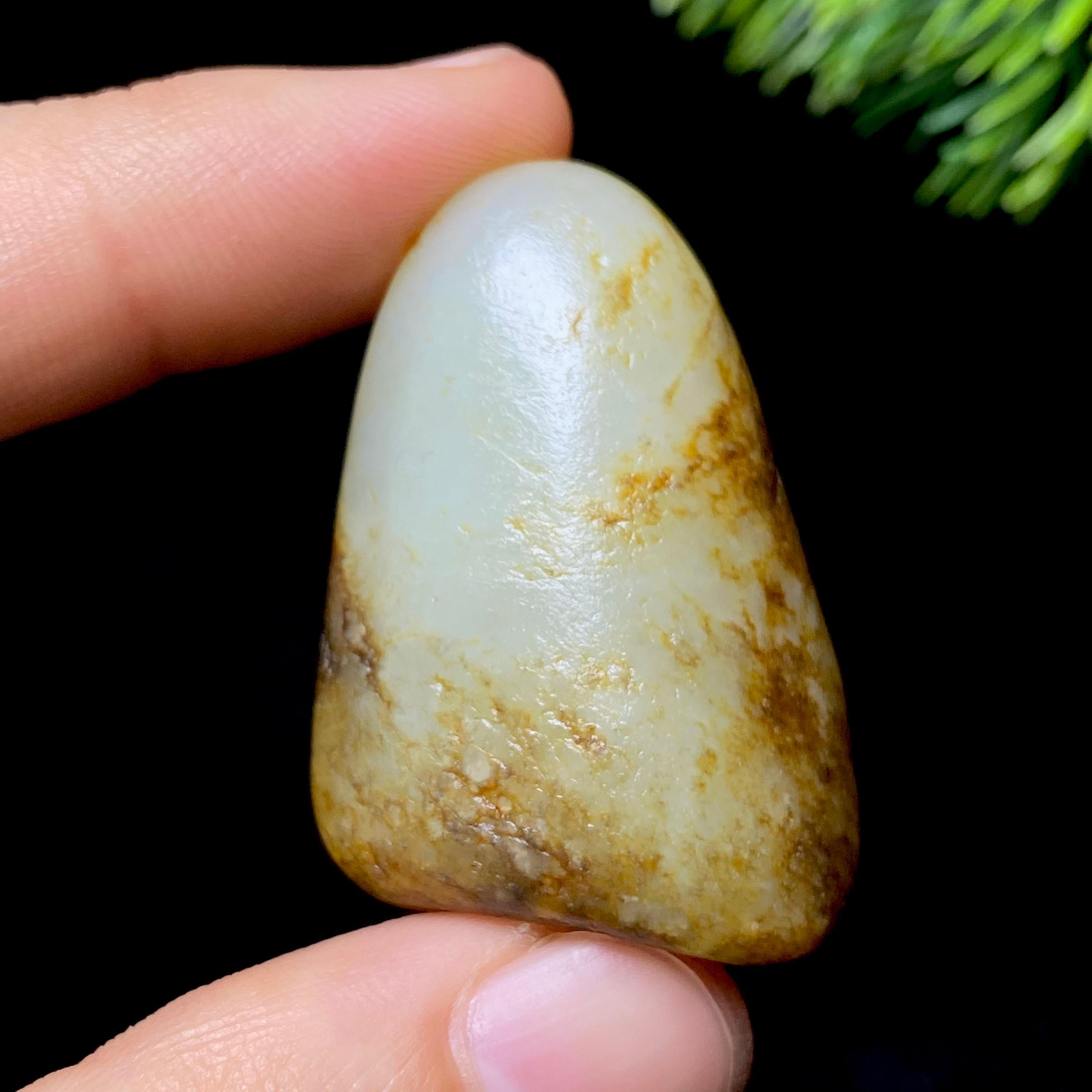 【超值推荐】和田玉秋梨皮籽料（18.37g）