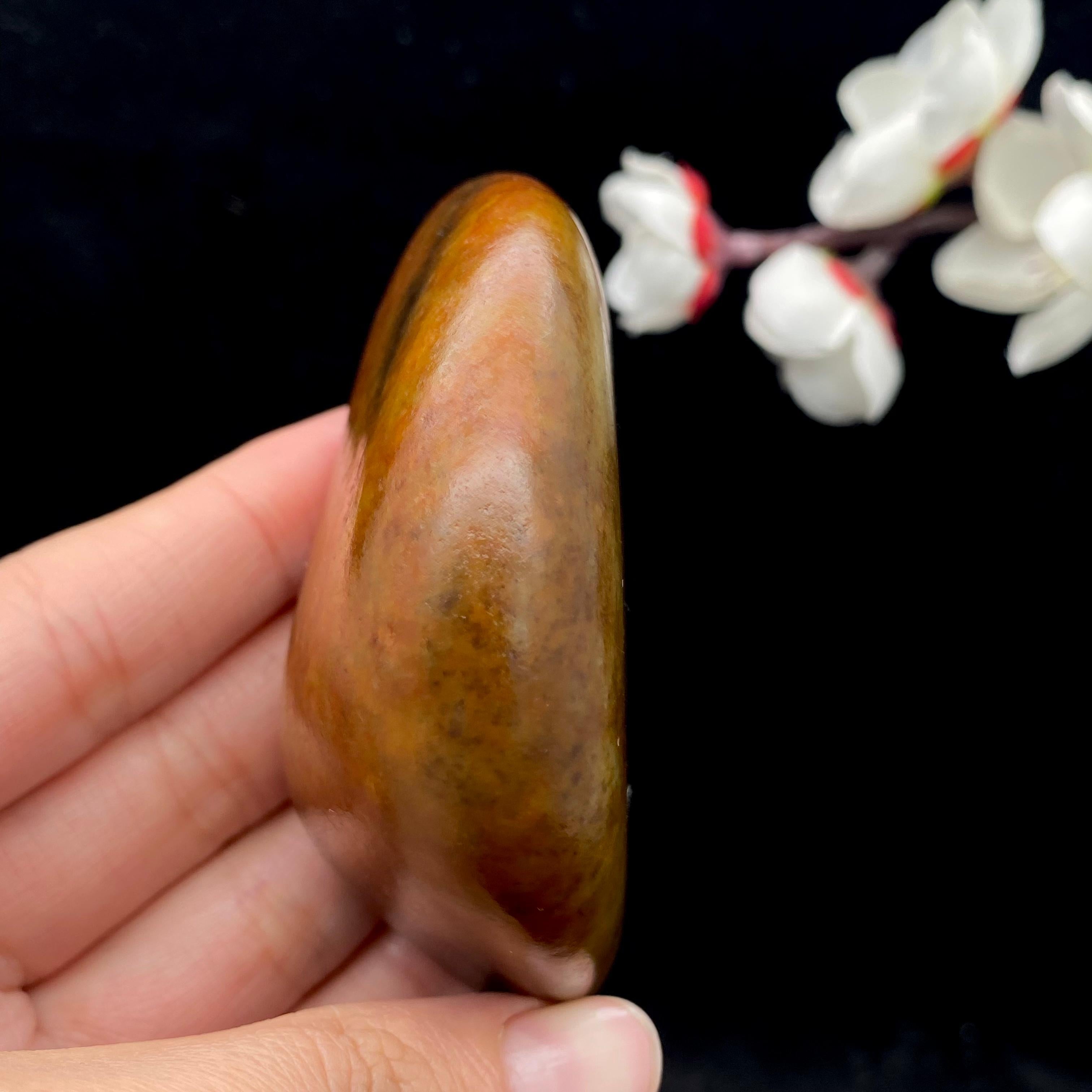 和田玉红沁皮籽料原石（179.2g）