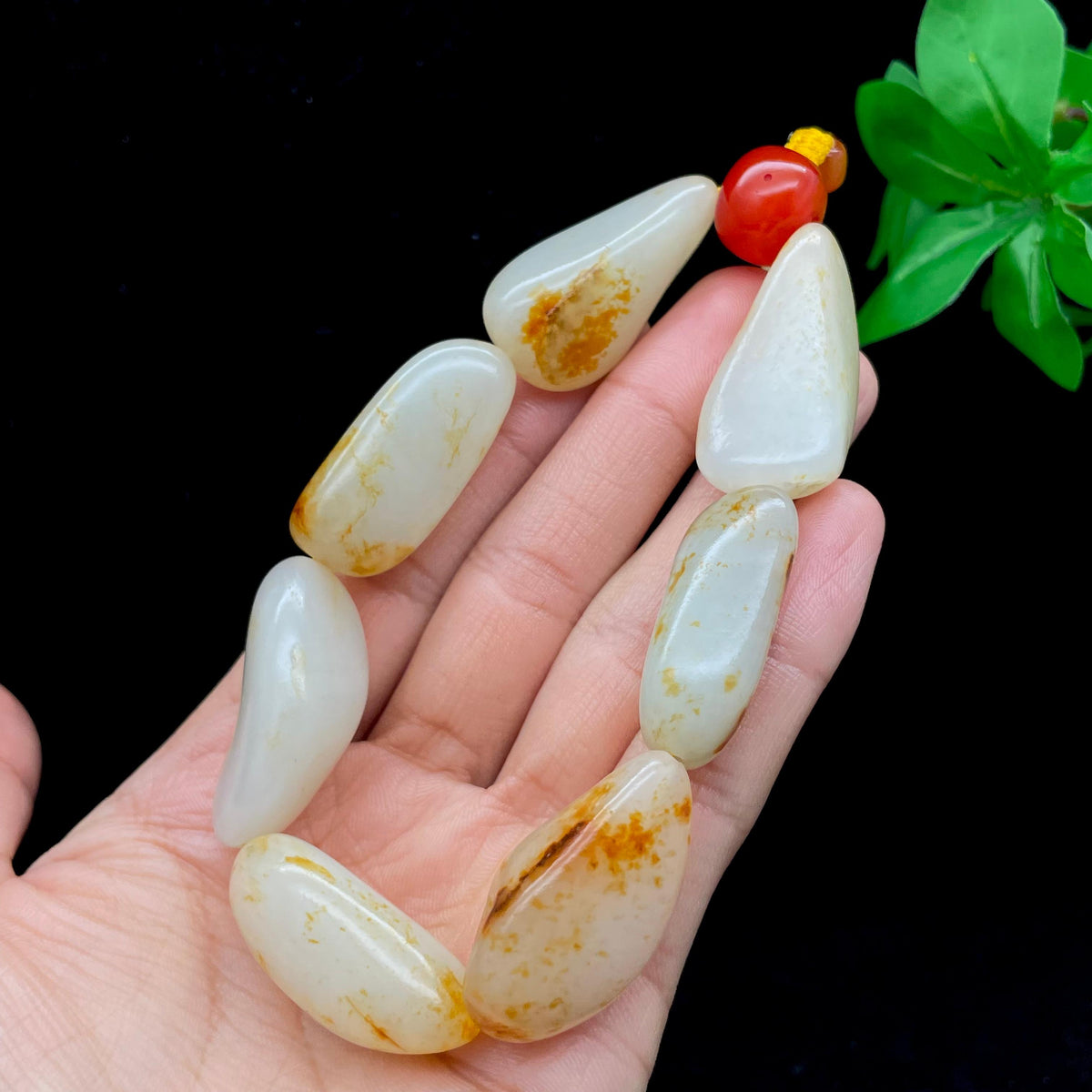 和田玉洒金皮籽料【精品手串】（98.3g）
