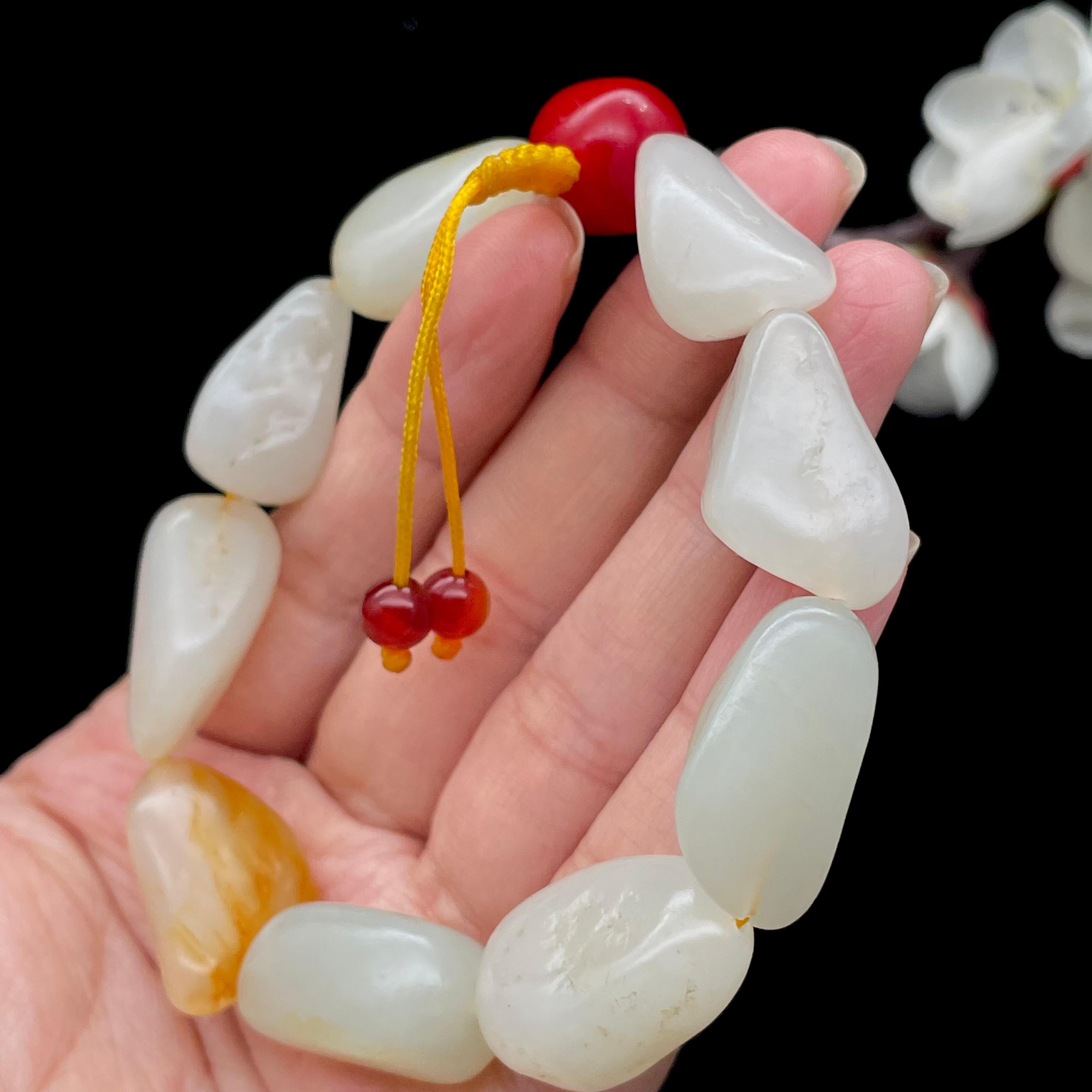 和田玉白玉带黄皮籽料【精品手串】（53.2g）