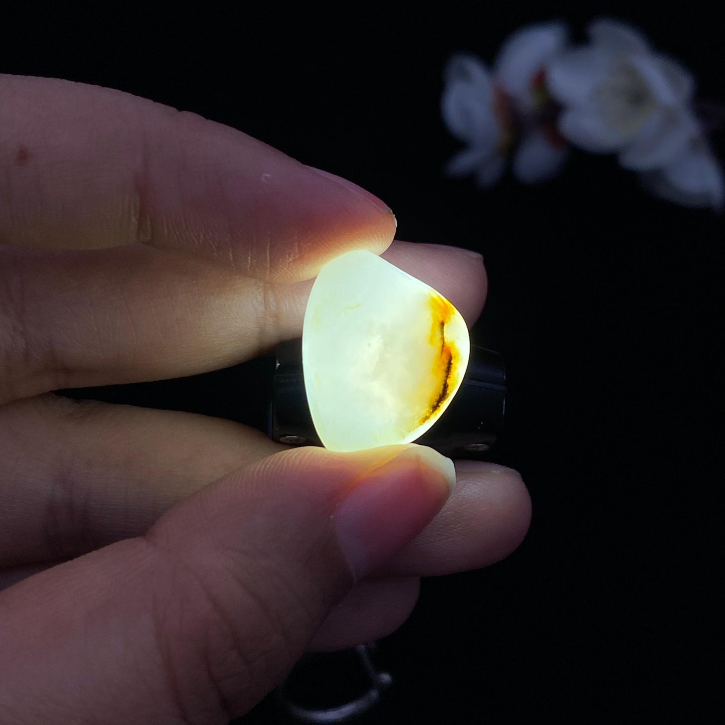 和田玉黄皮籽料戒面籽（4.4g）