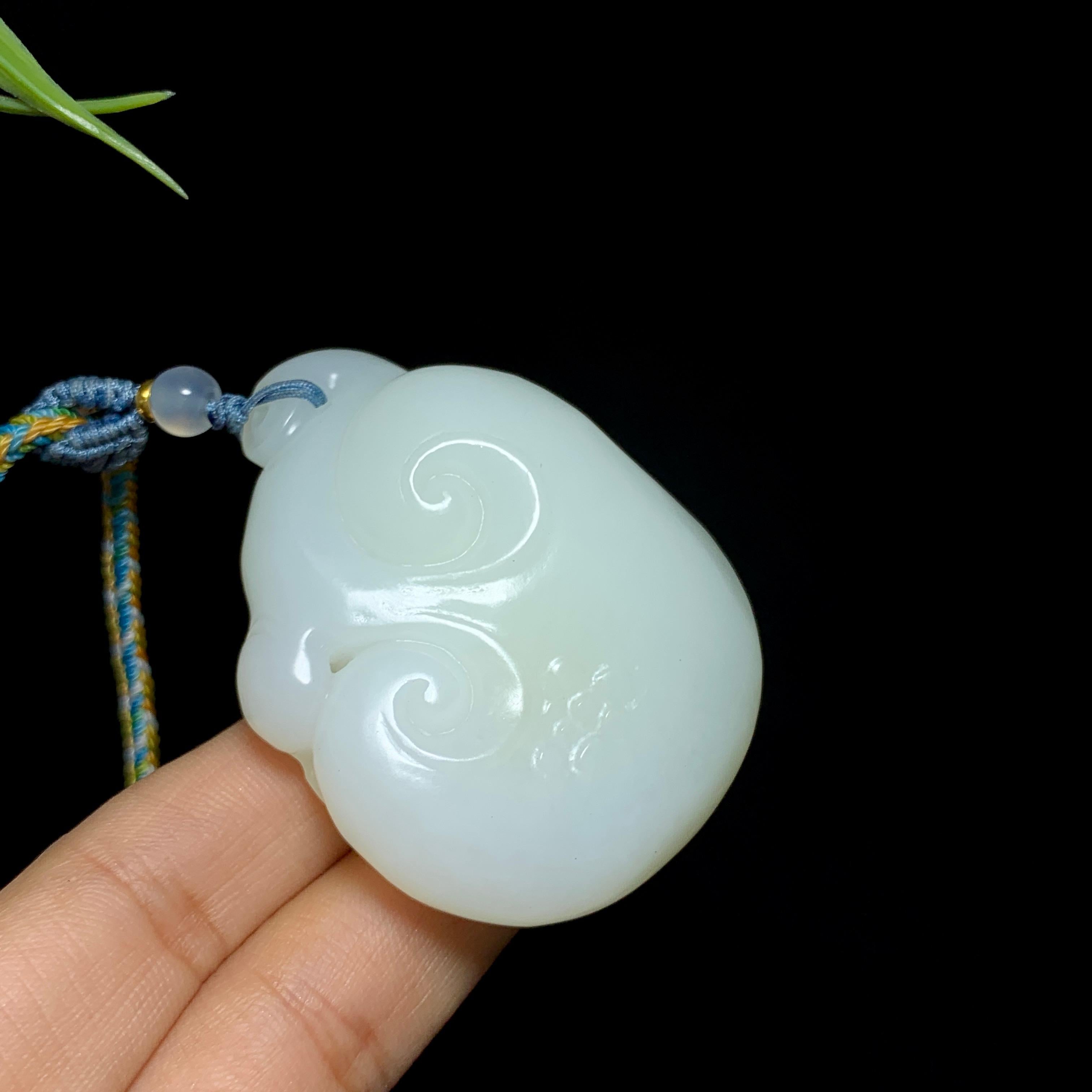 和田山料羊脂白玉如意吊坠（68.8g）
