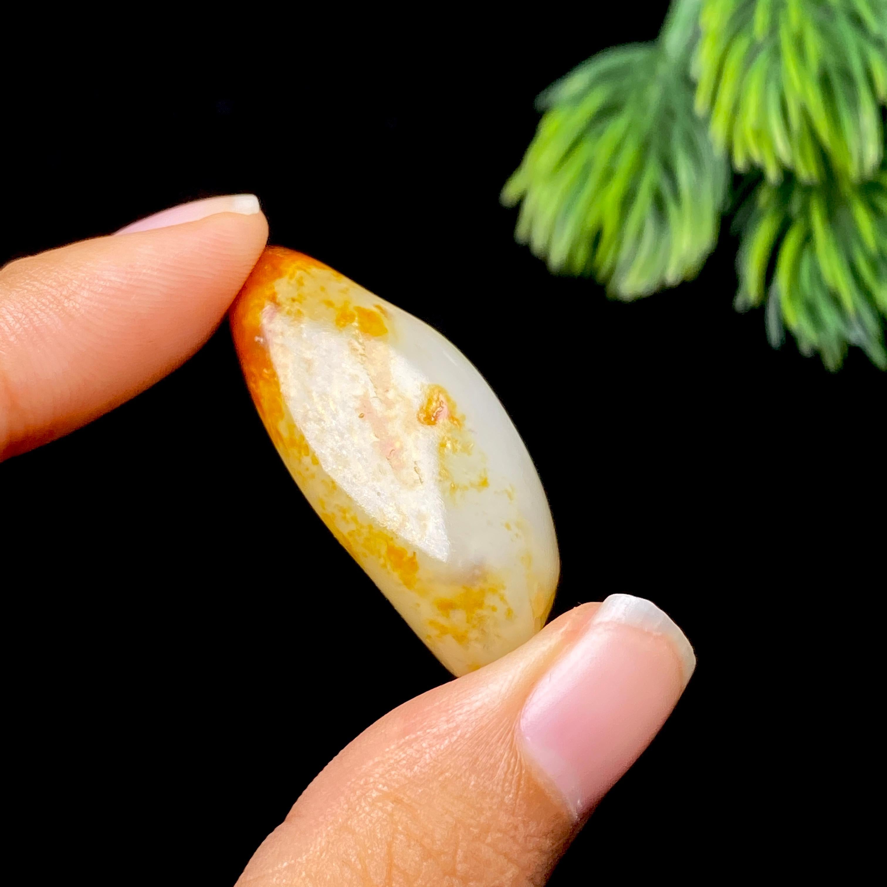 和田玉红皮籽料（11.9g）