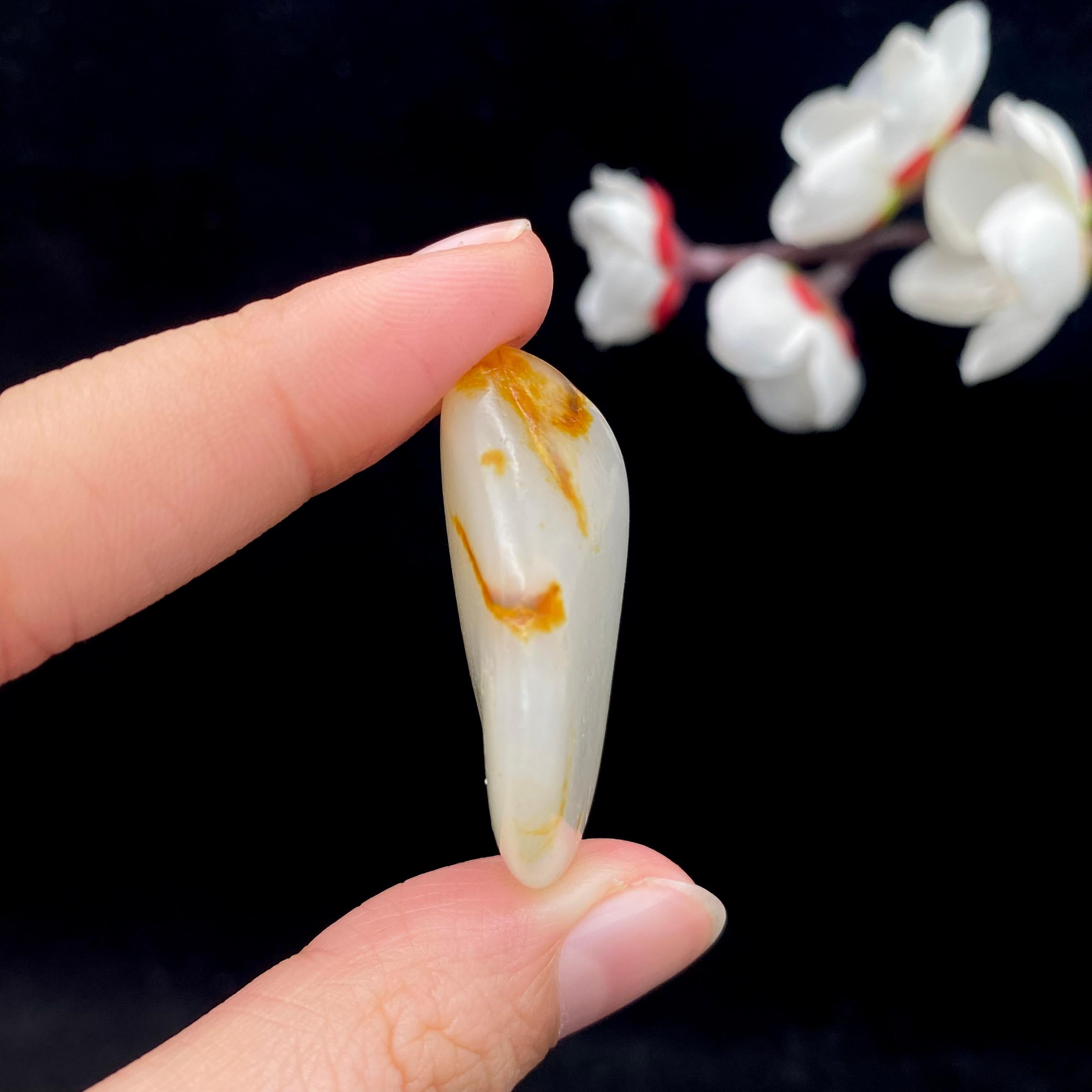 和田玉黄皮籽料原石（12.8g）