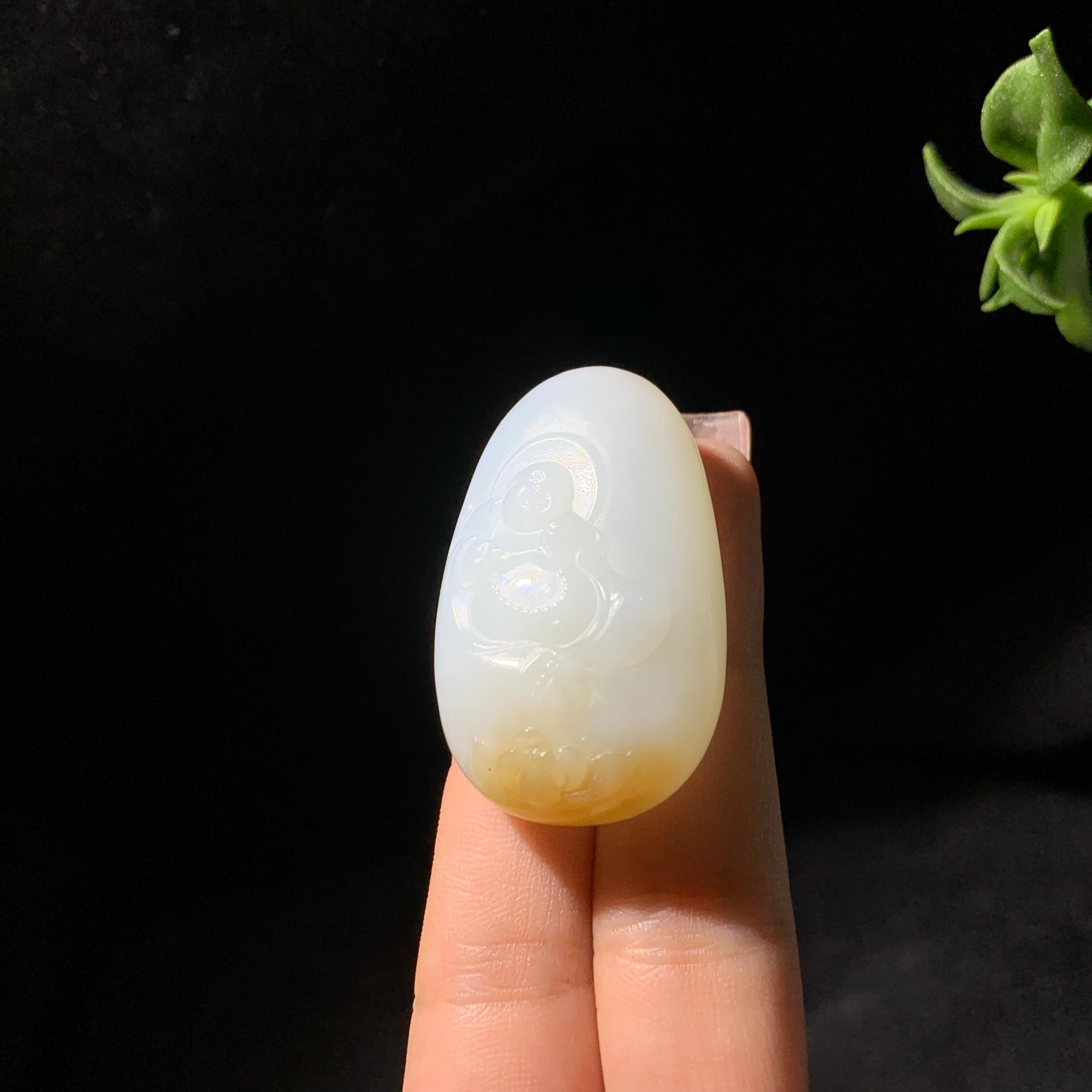 和田山料羊脂白玉佛公（30.8g）