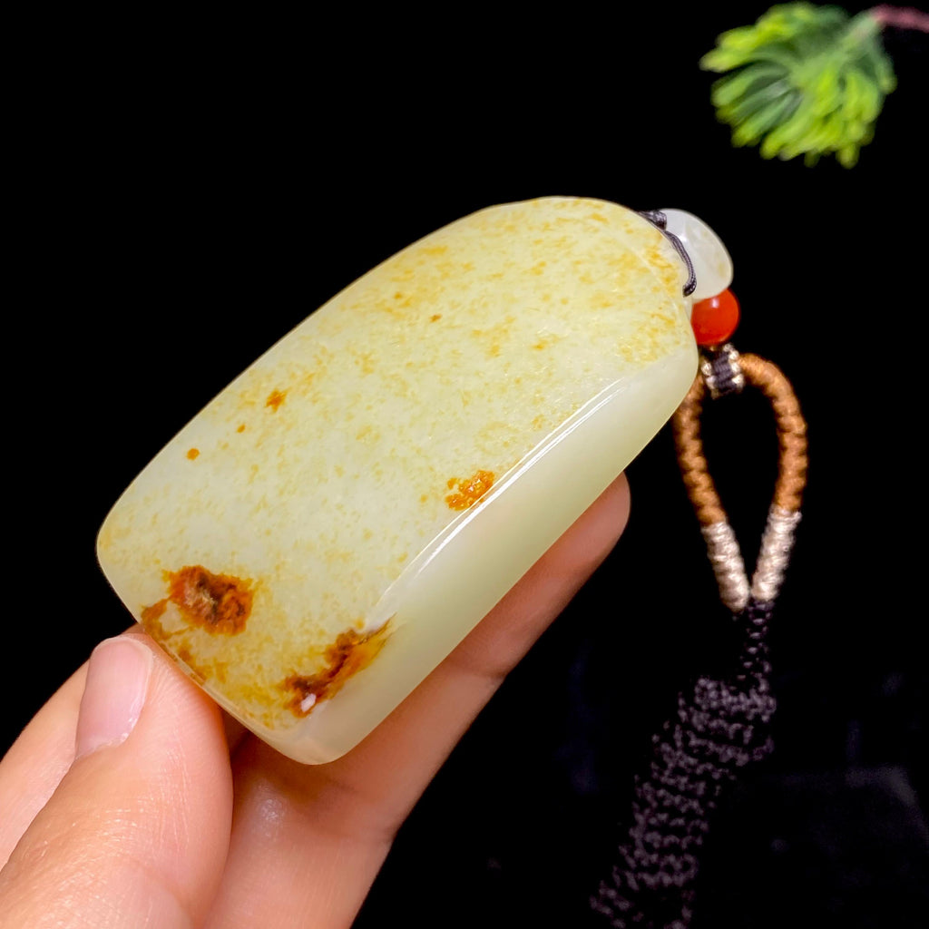 和田玉籽料无事牌（66.5g）