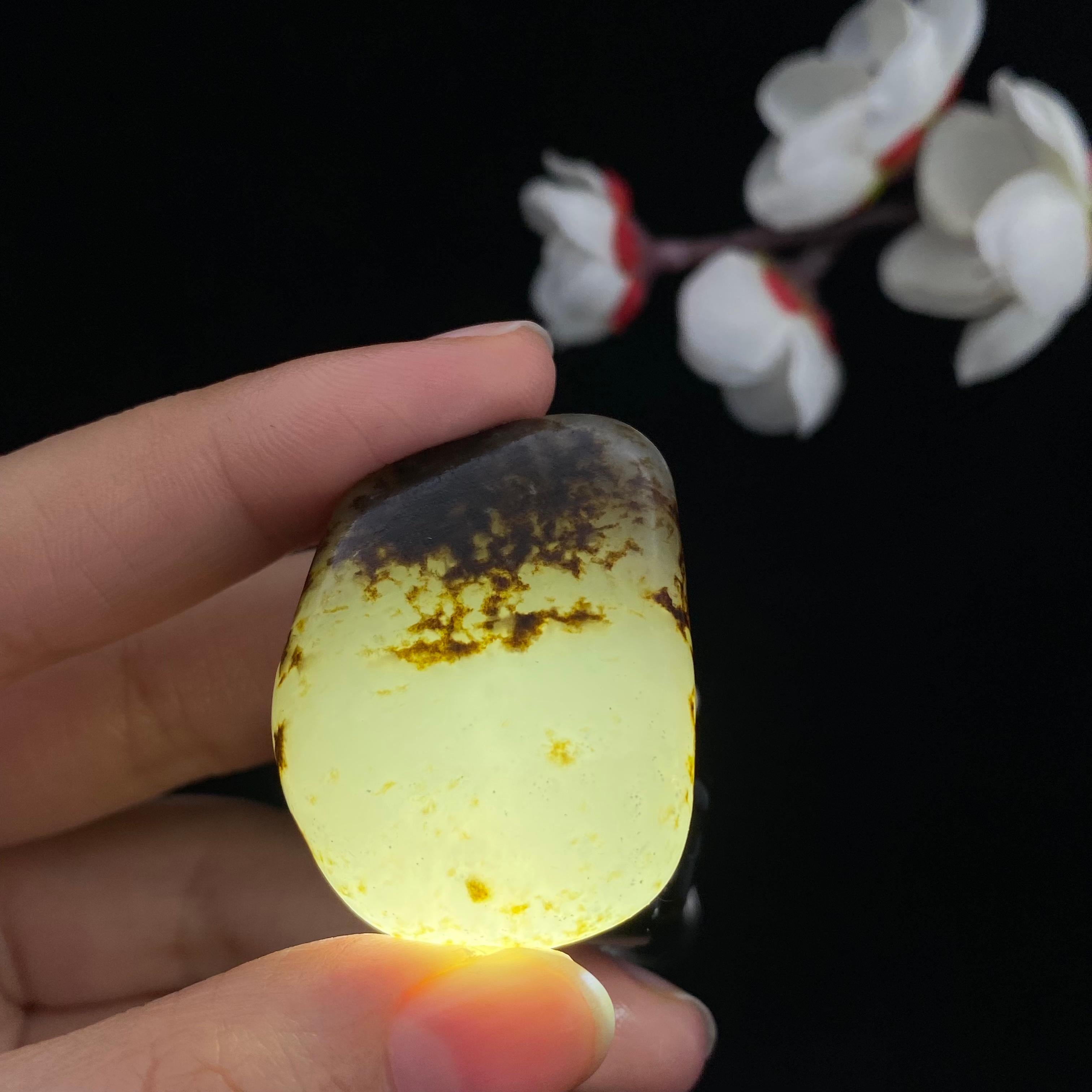和田玉秋梨皮籽料原石（26.8g）