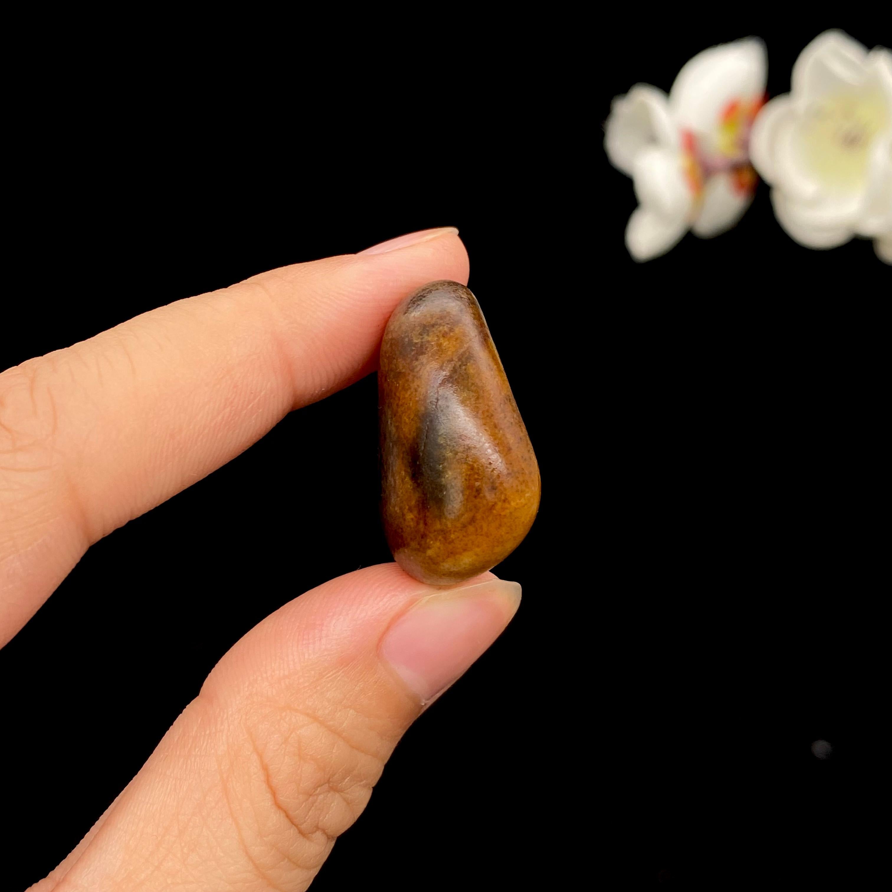 和田玉黄沁皮籽料（10.7g）