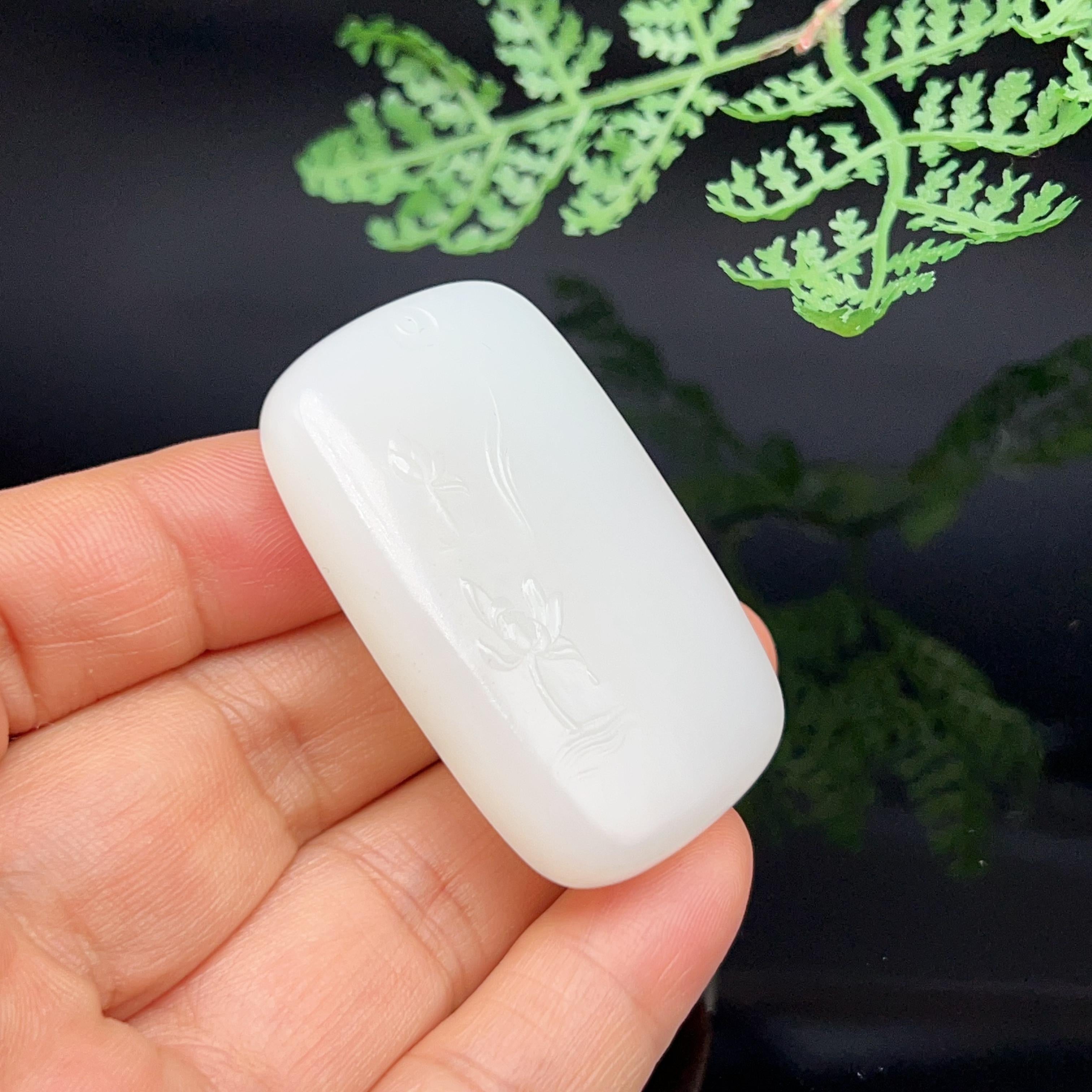 和田玉羊脂白玉莲花无事牌（31.5g）