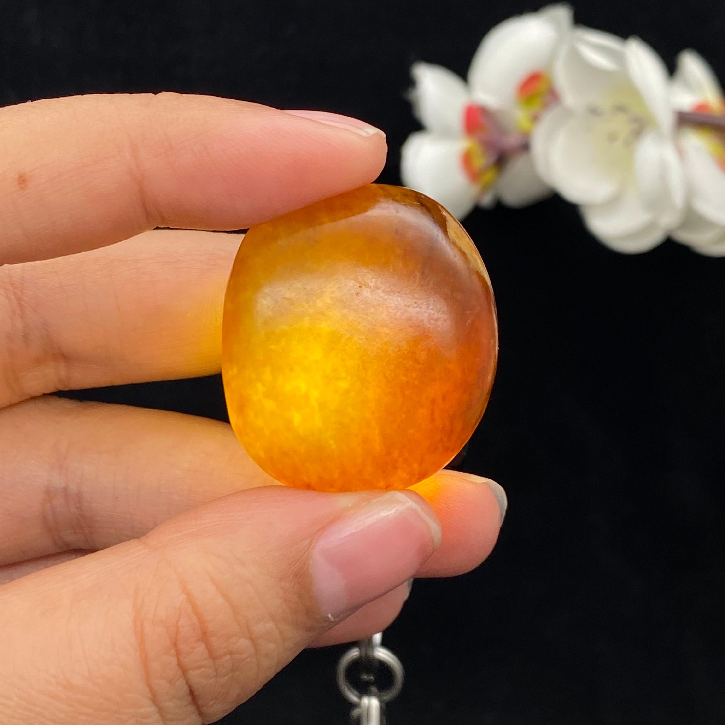 和田玉黄沁皮籽料挂件（26.2g）