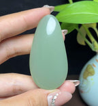 和田玉湖水绿站观音（29.1g）