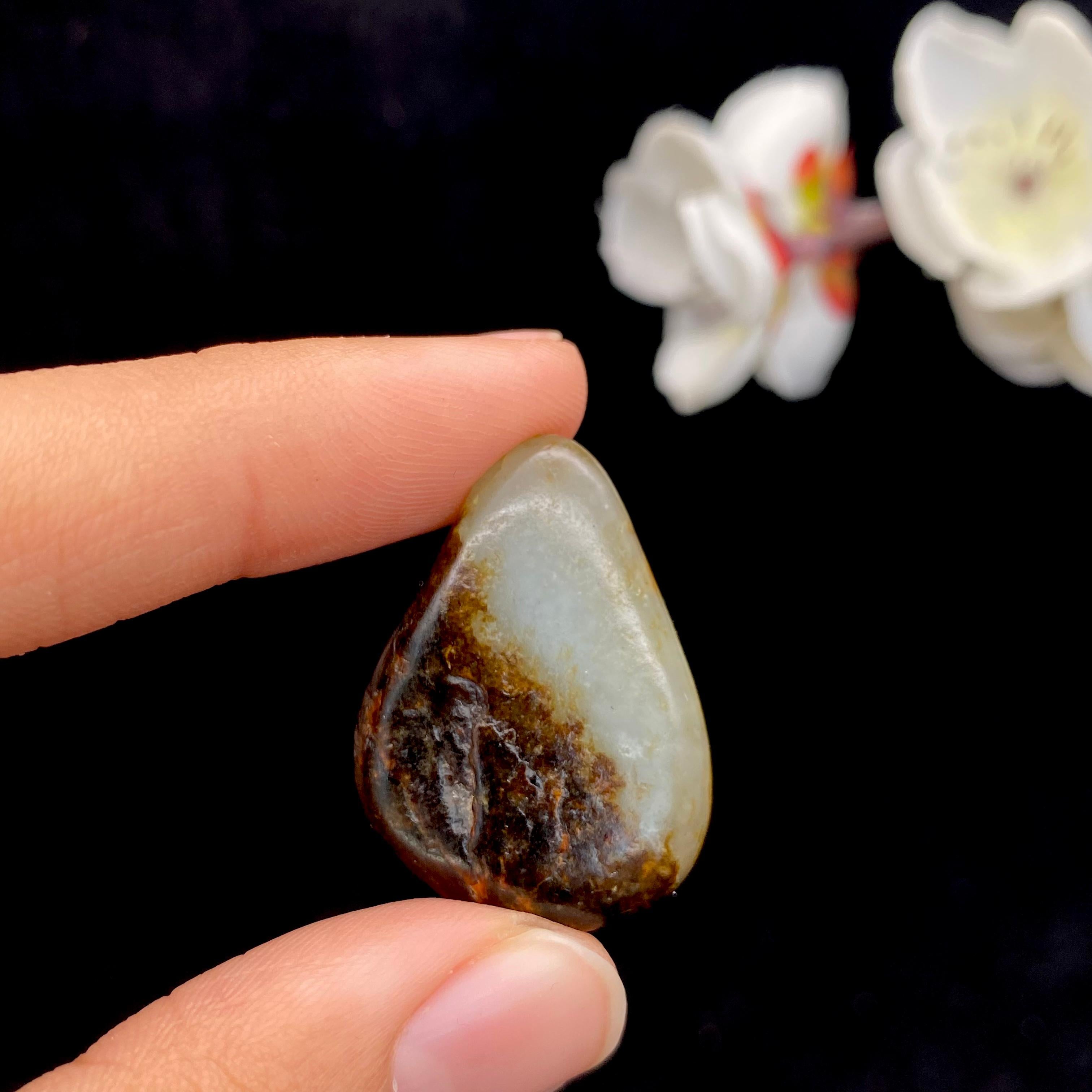 【超值推荐】和田玉聚黑皮籽料吊坠籽（9.8g）
