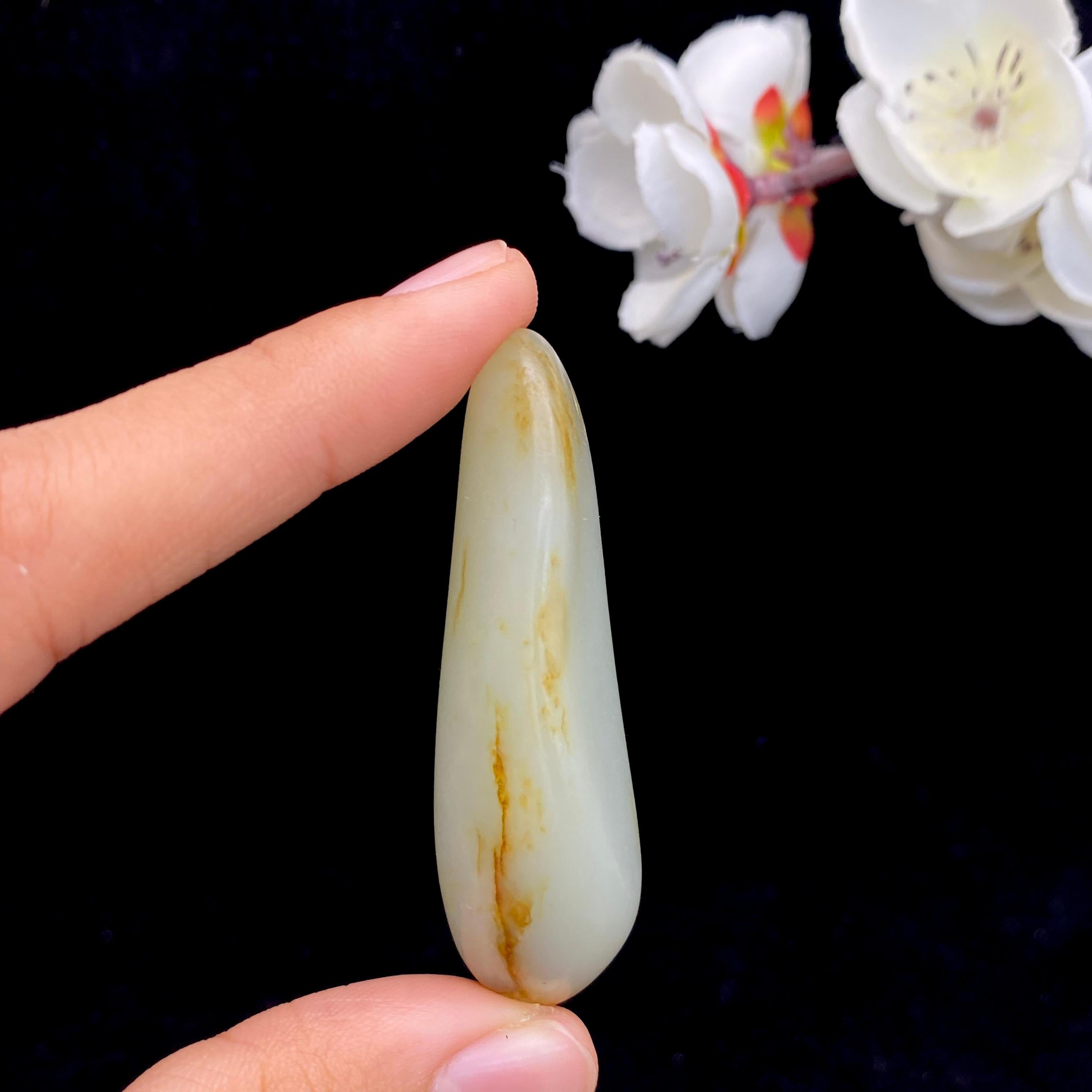 和田玉黄皮籽料原石（28.2g）