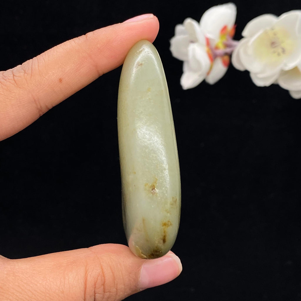 和田玉洒金皮带翠籽料手把件（115.8g）