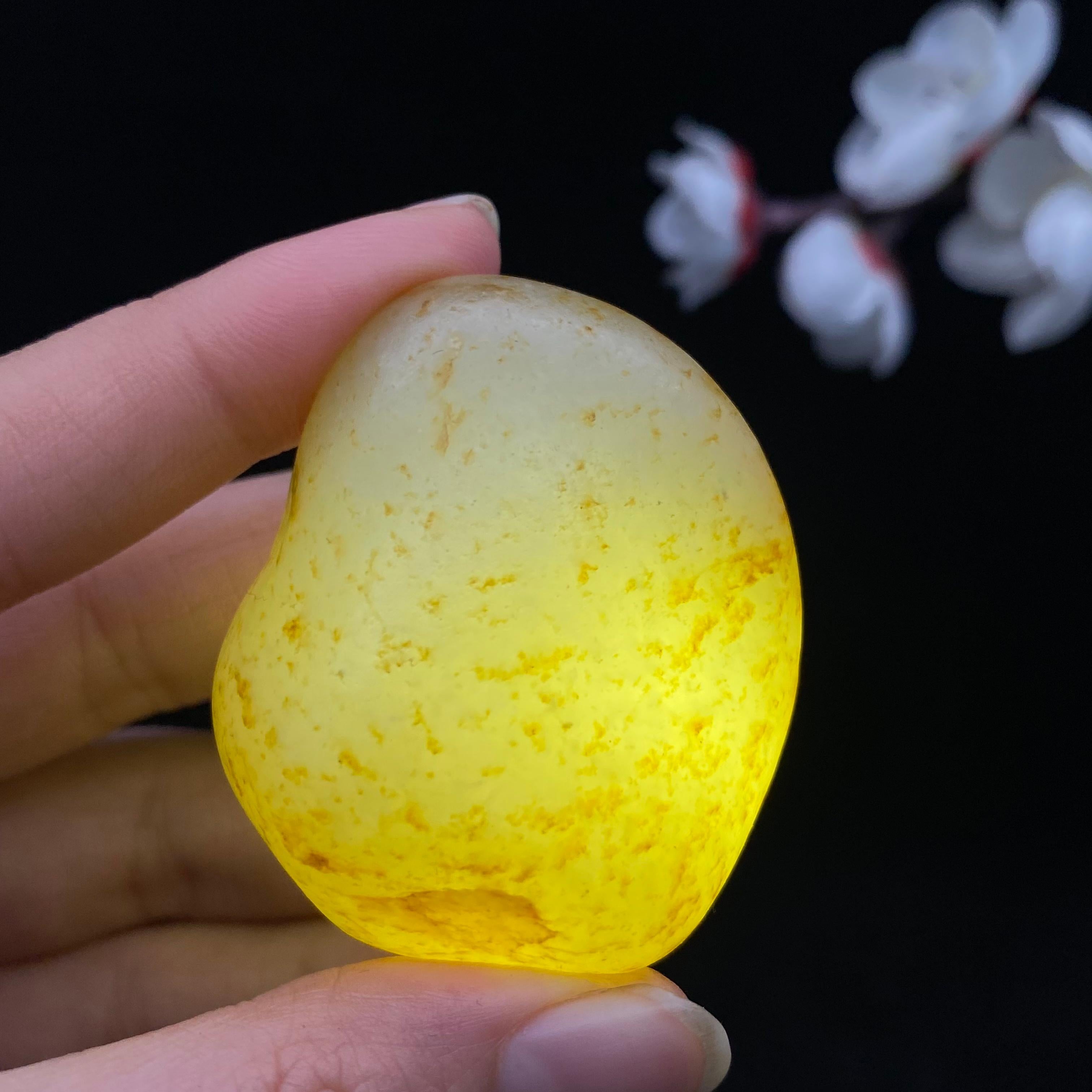 和田玉满洒金皮籽料（55.2g）