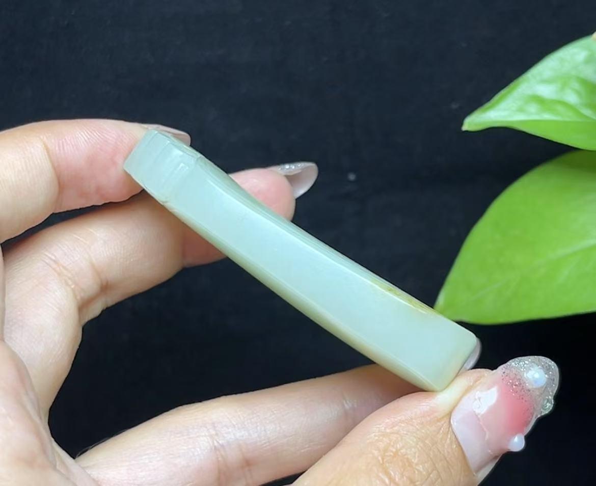 新疆和田玉籽料平安无事牌（58.2g）
