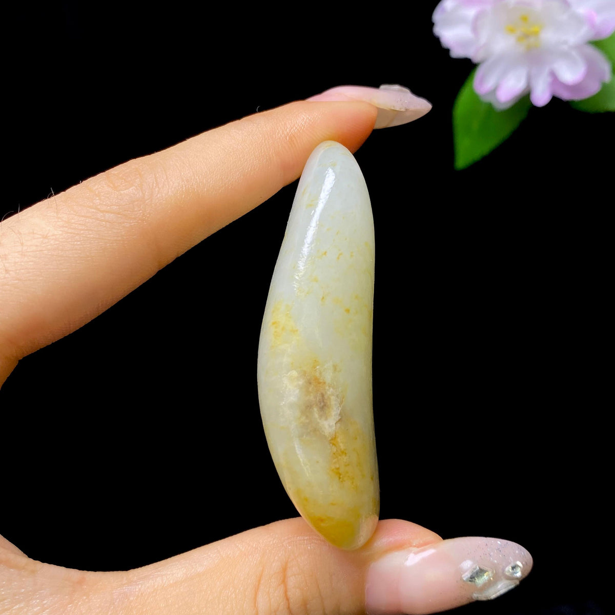 和田玉洒金皮籽料手把件（63.21g）