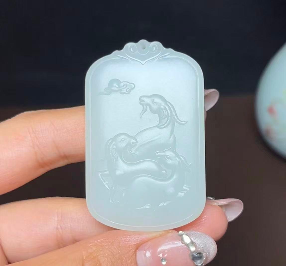 精品和田羊脂玉生肖羊三阳开泰（35.5g）