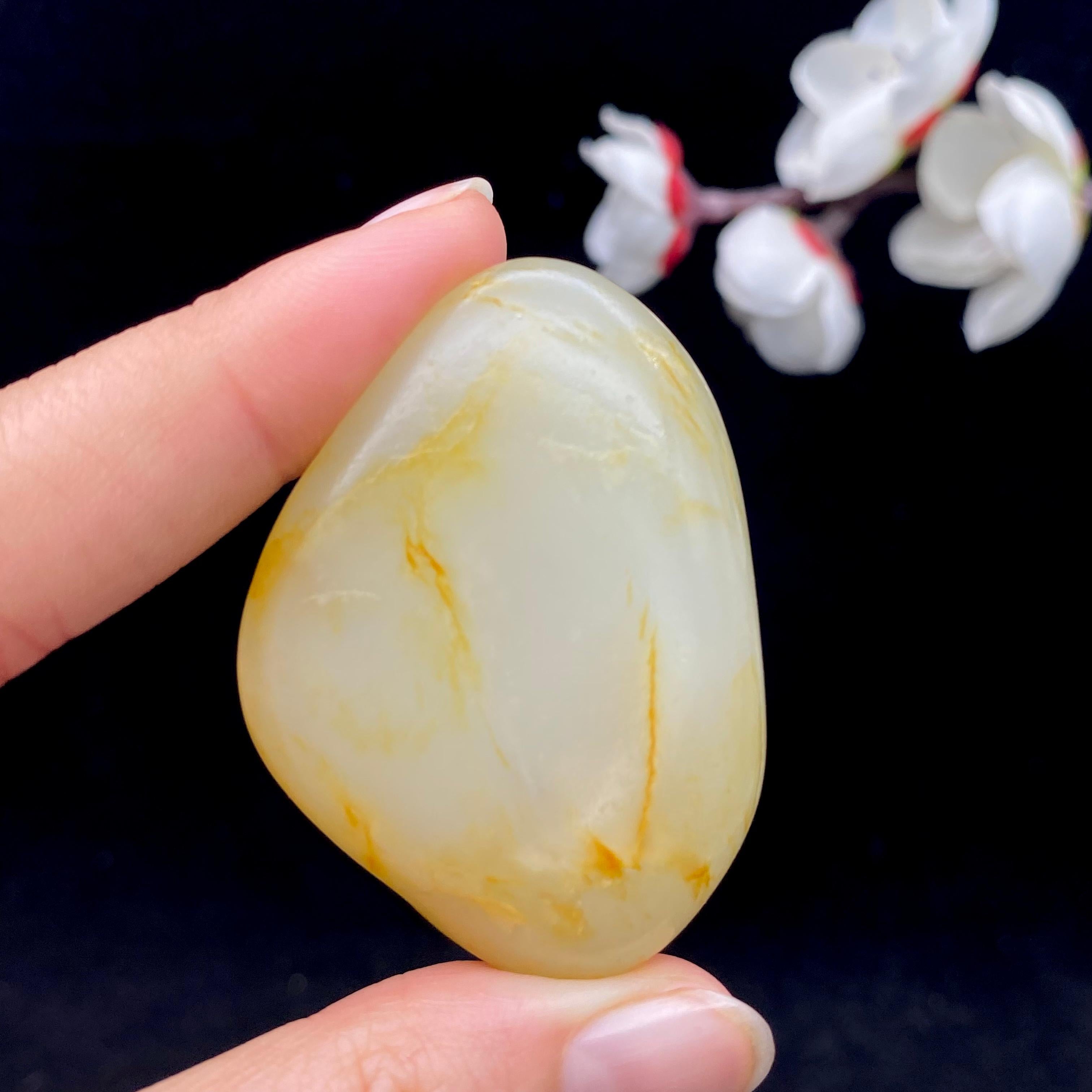和田玉洒金皮籽料大挂件（52.3g）