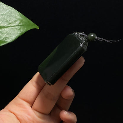 和田玉黑青平安无事牌（38.6g）