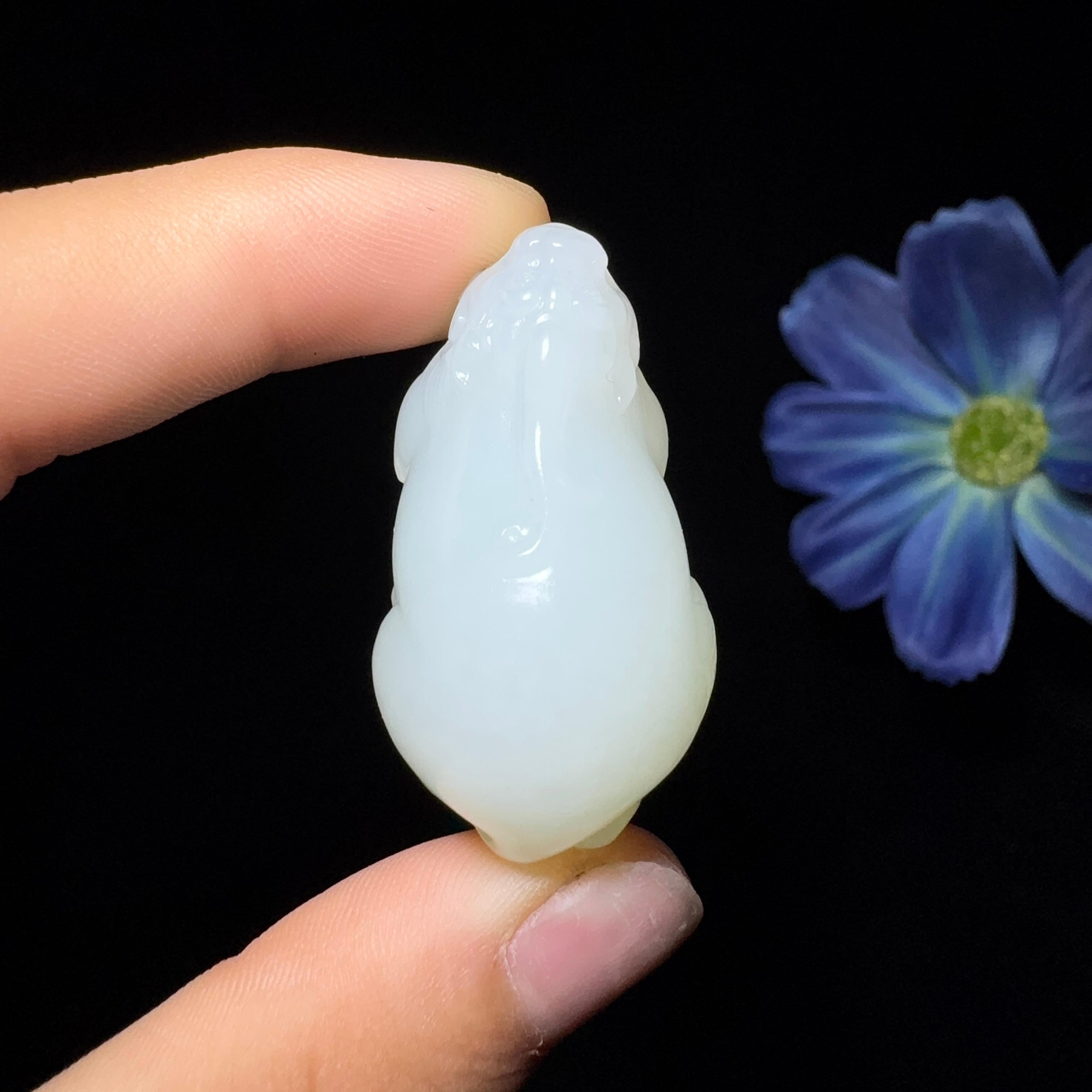 精品和田玉白玉挂件貔貅（23.9g）
