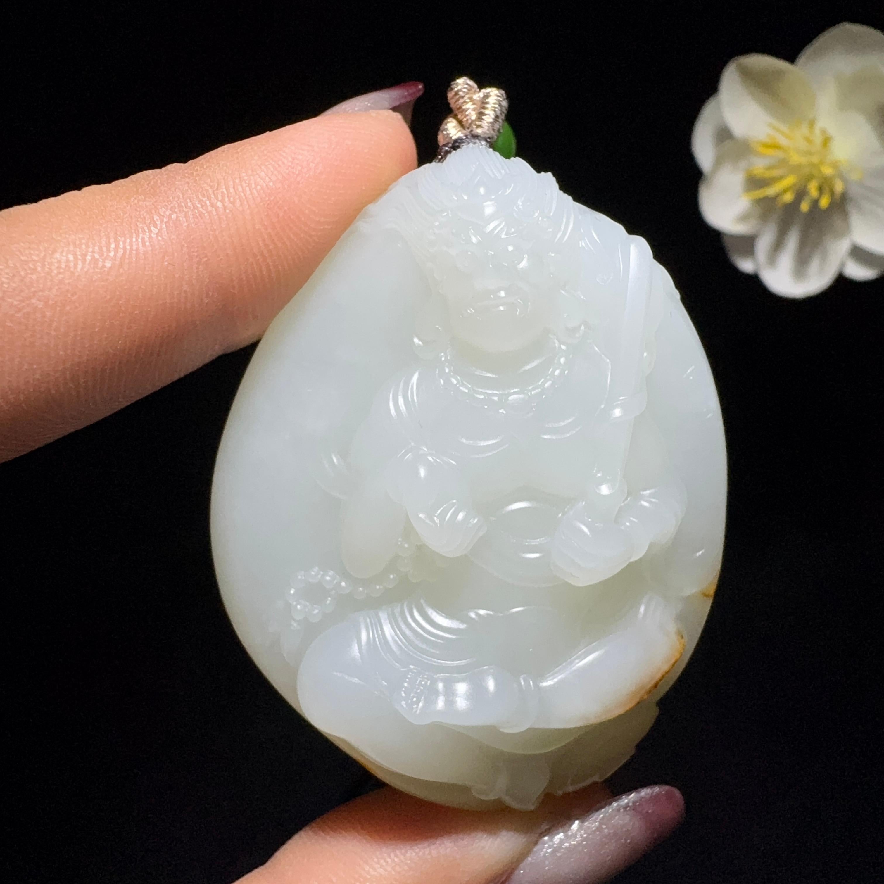 和田玉籽料不动明王菩萨挂件（72.6g）