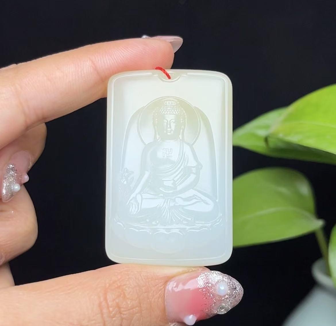 新疆和田玉且末糖羊脂玉大日如来（34.5g）