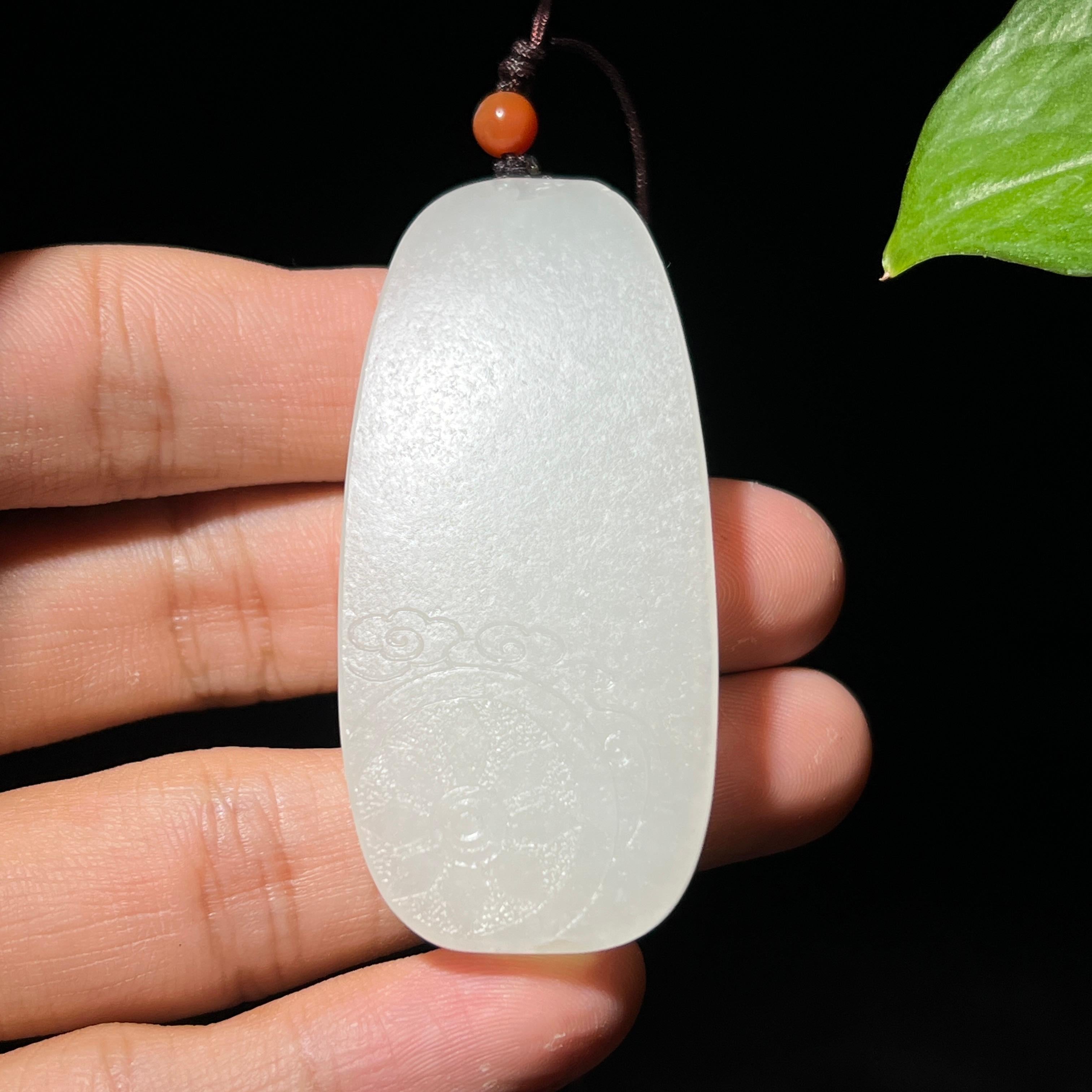 和田玉籽料天然皮色观音挂件（26.2g）