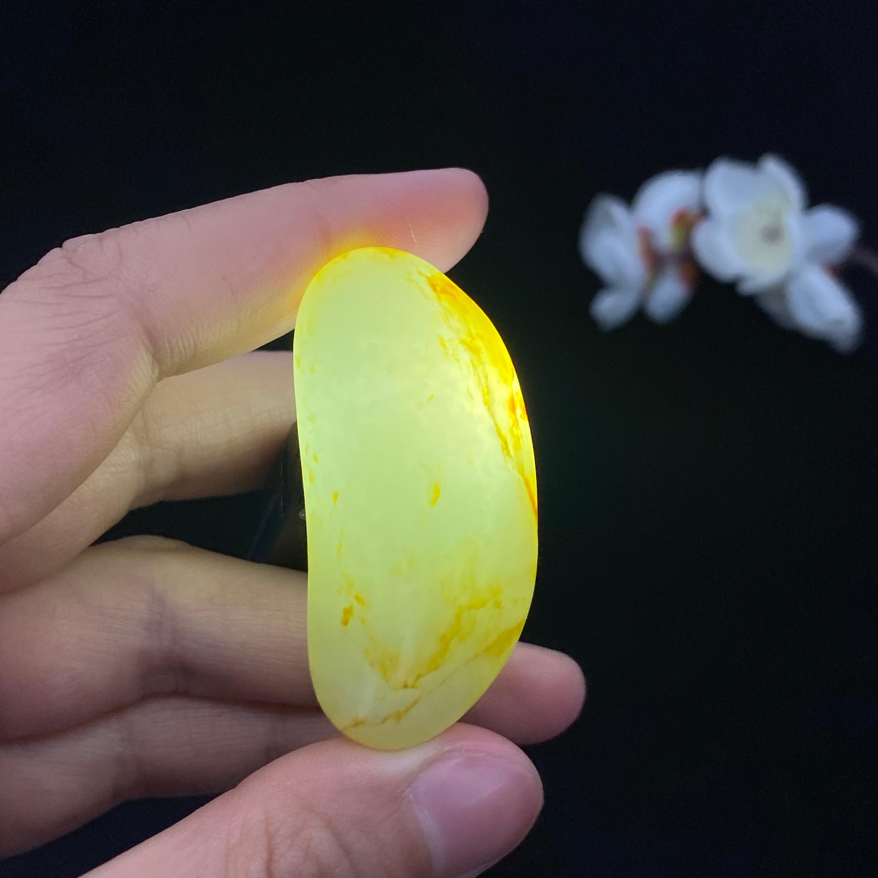 和田玉洒金皮籽料原石（23.1g）