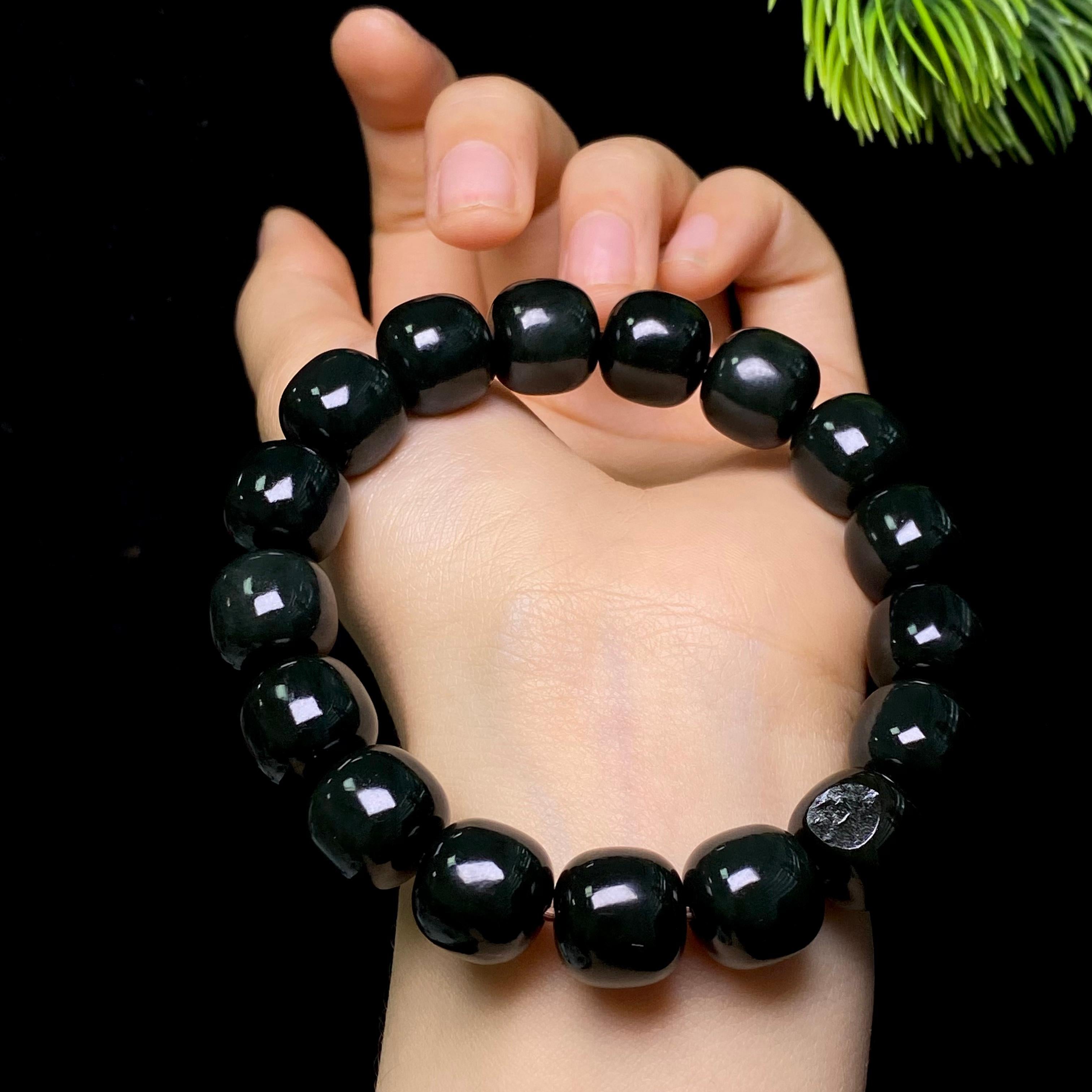 和田玉籽料黑青老型珠手串（63.8g）