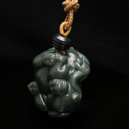 和田玉塔青料太平有象挂件（61.3g）