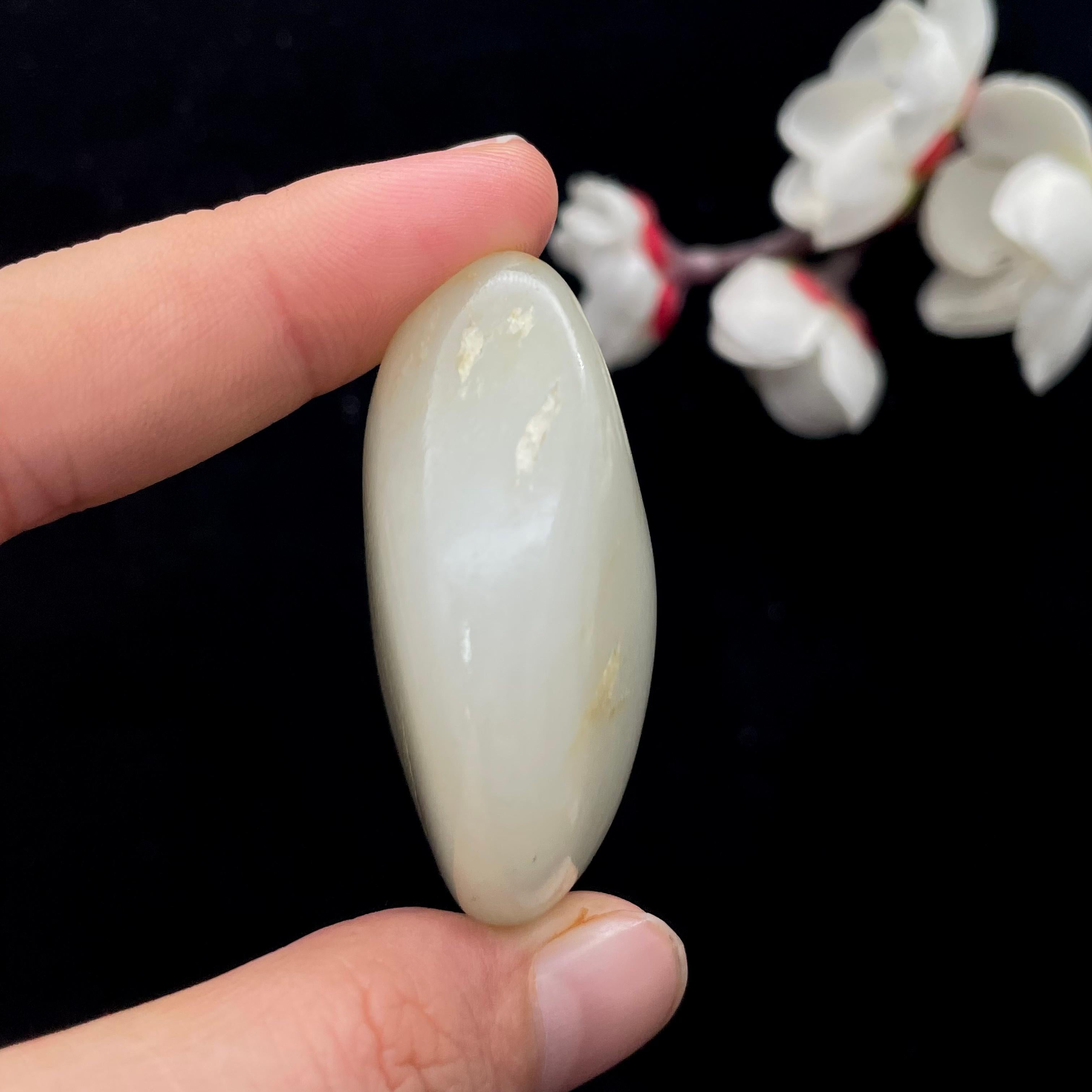 和田玉白玉带洒金皮籽料（49.2g）
