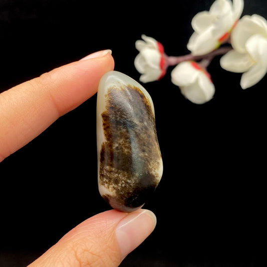 和田玉秋梨皮籽料原石（29.8g）