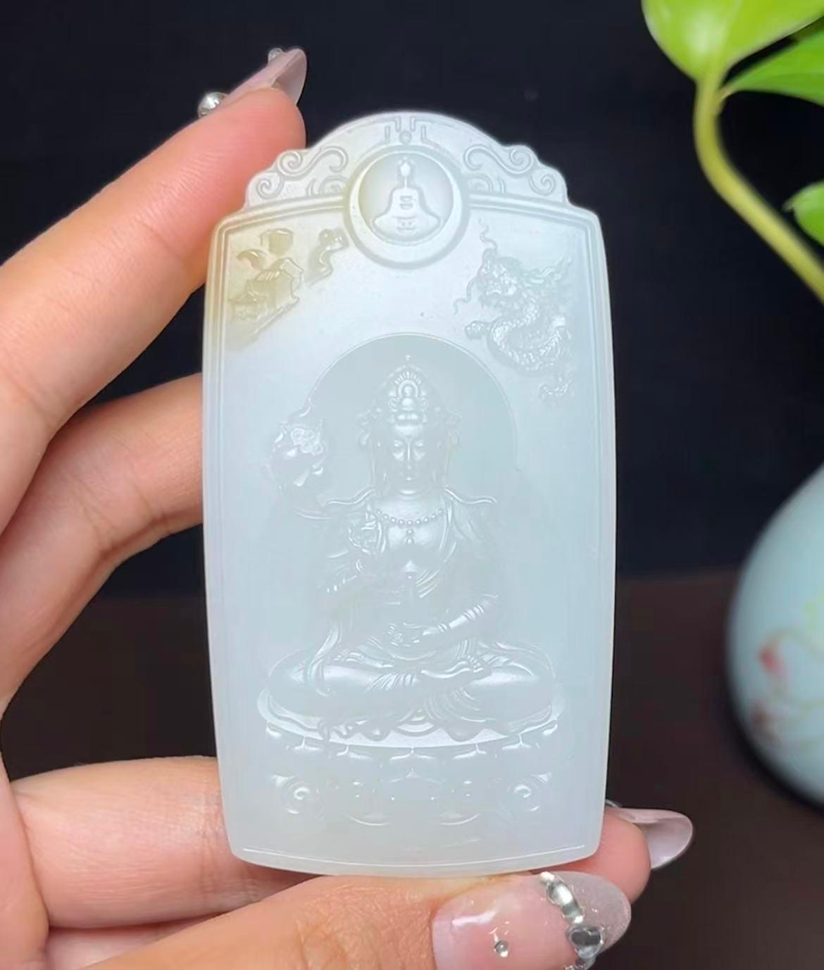 新疆和田玉且末料羊脂玉观音（74.0g）