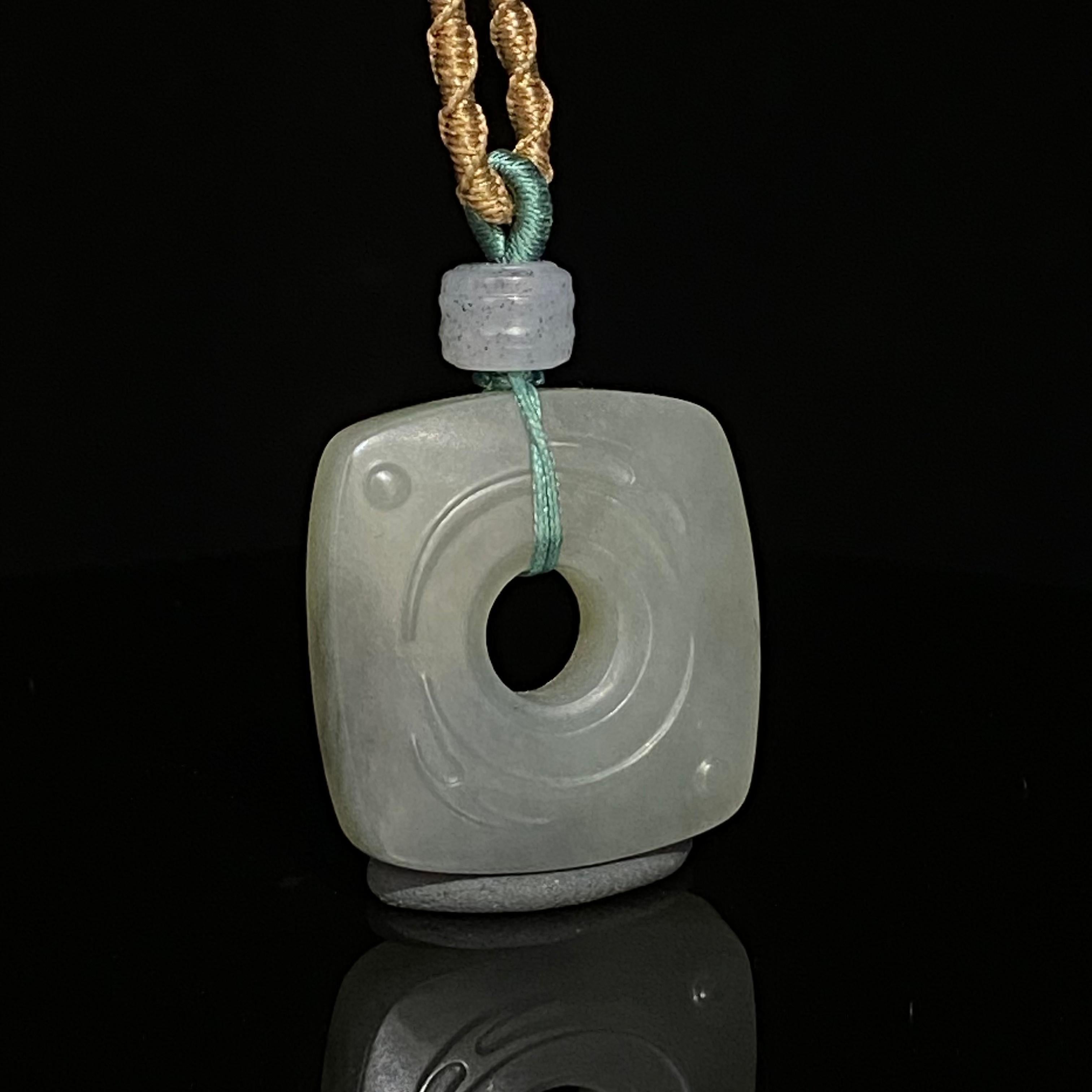 和田玉青花仿古玉璧挂件（15.1g）