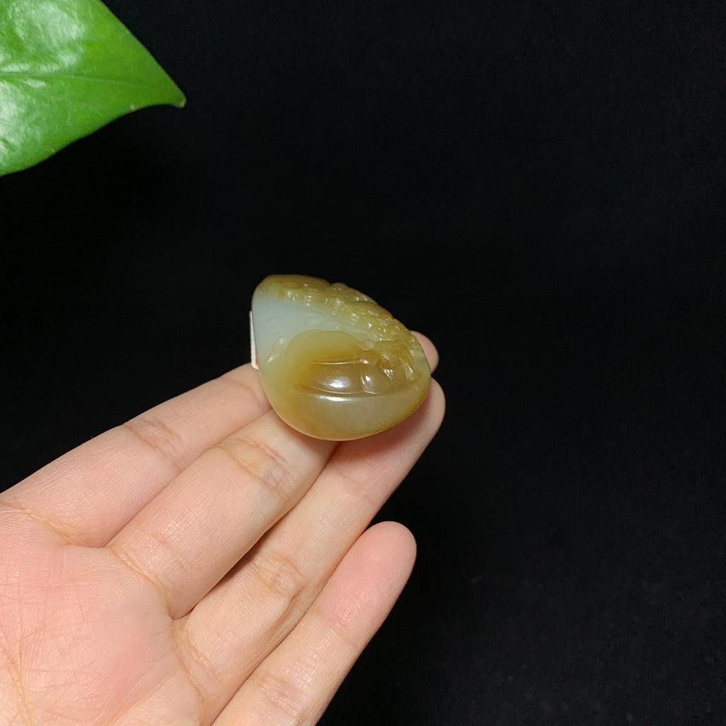 收藏级新疆且末羊脂糖白玉扭转乾坤挂件（41.8g）