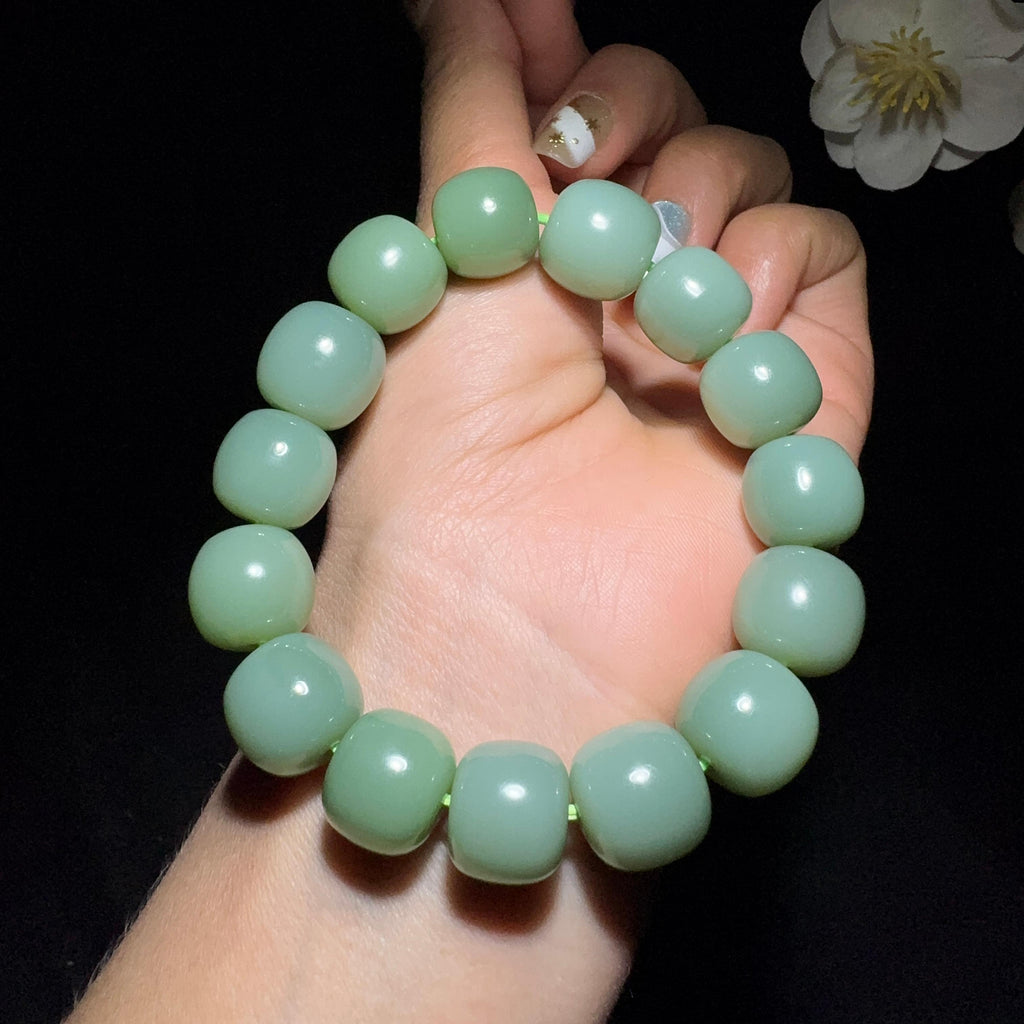 和田玉碧玉粉青老型珠手串（68.6g）