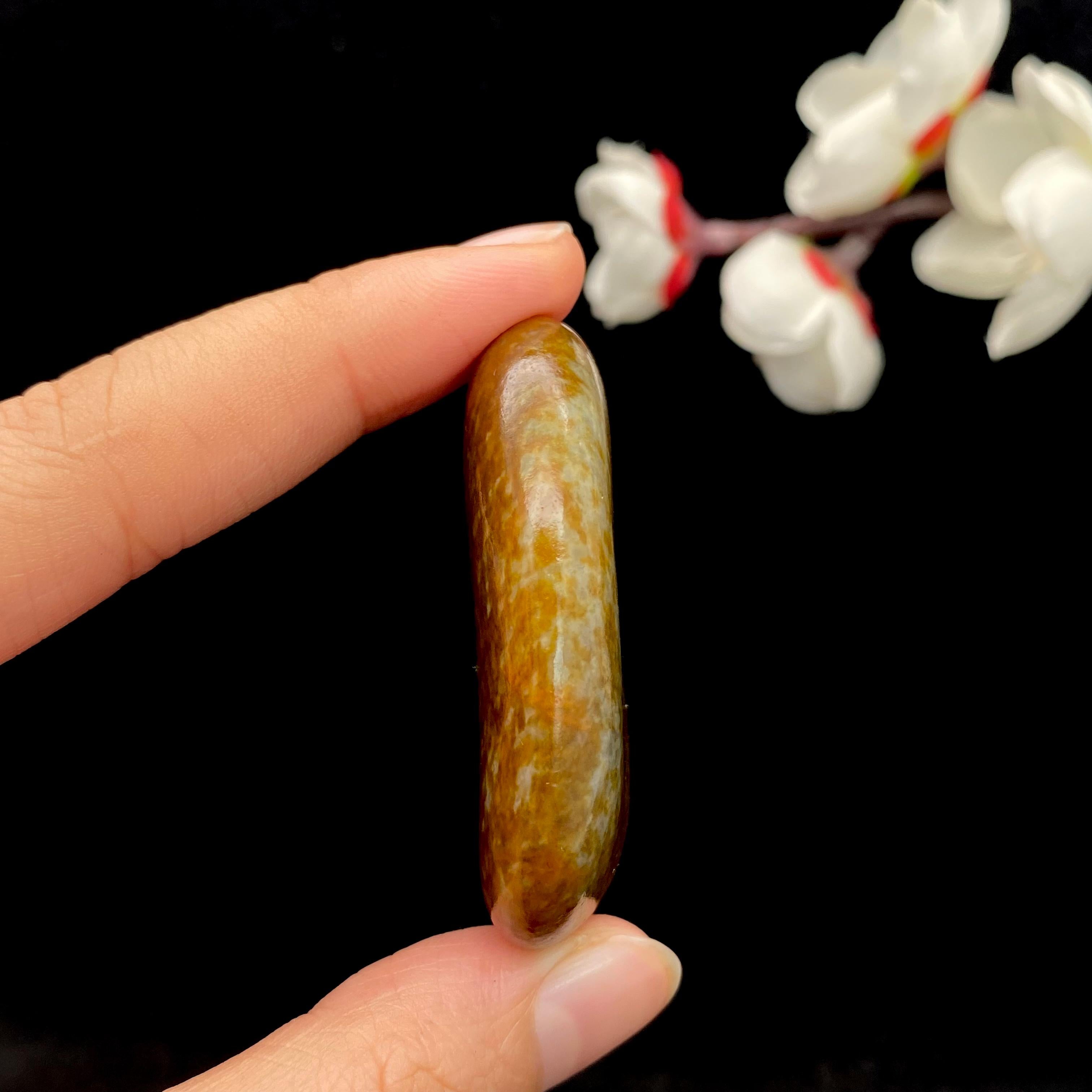 和田玉黄沁皮籽料原石（32.9g）
