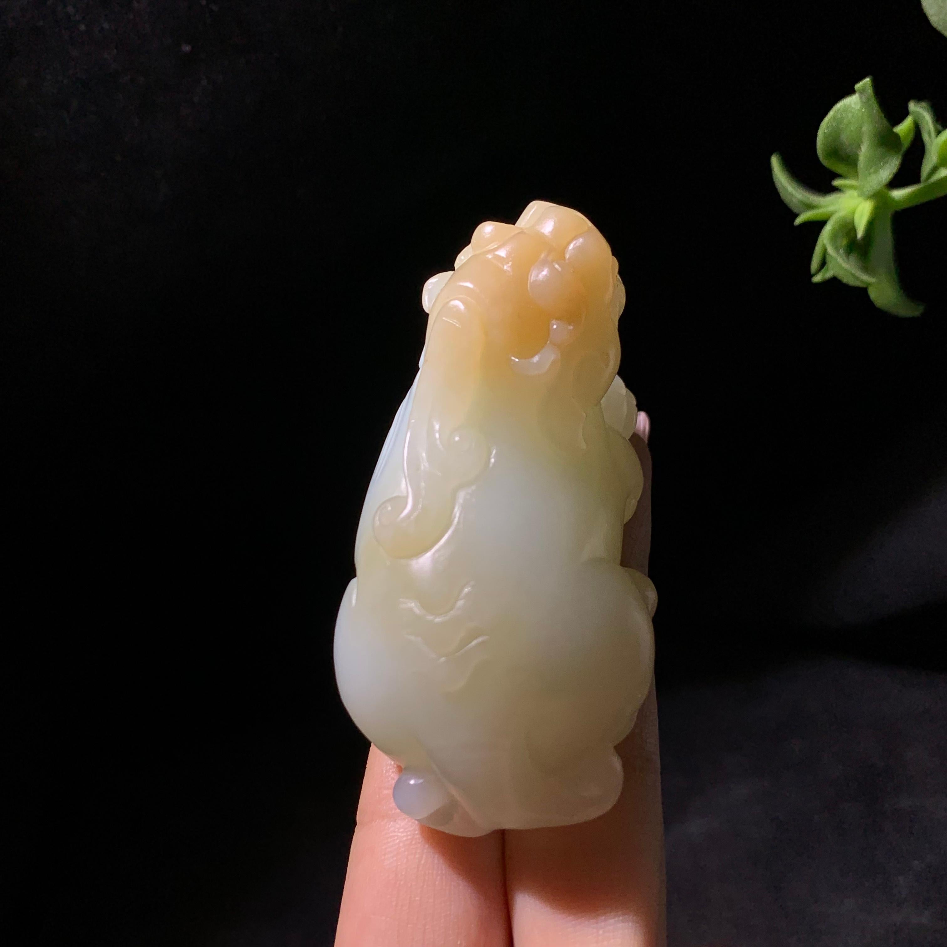 和田山料糖白玉貔貅手把件（115.3g）