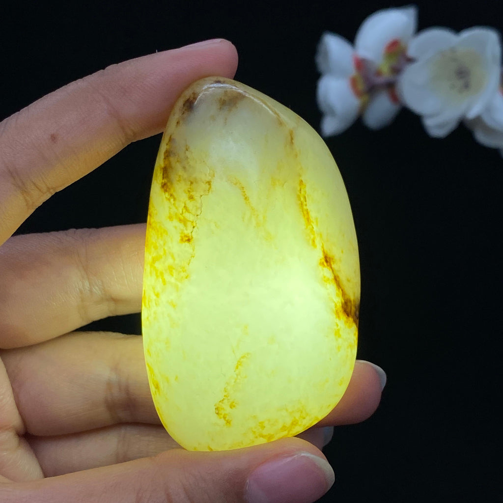 和田玉秋梨皮籽料手把件（83.4g）