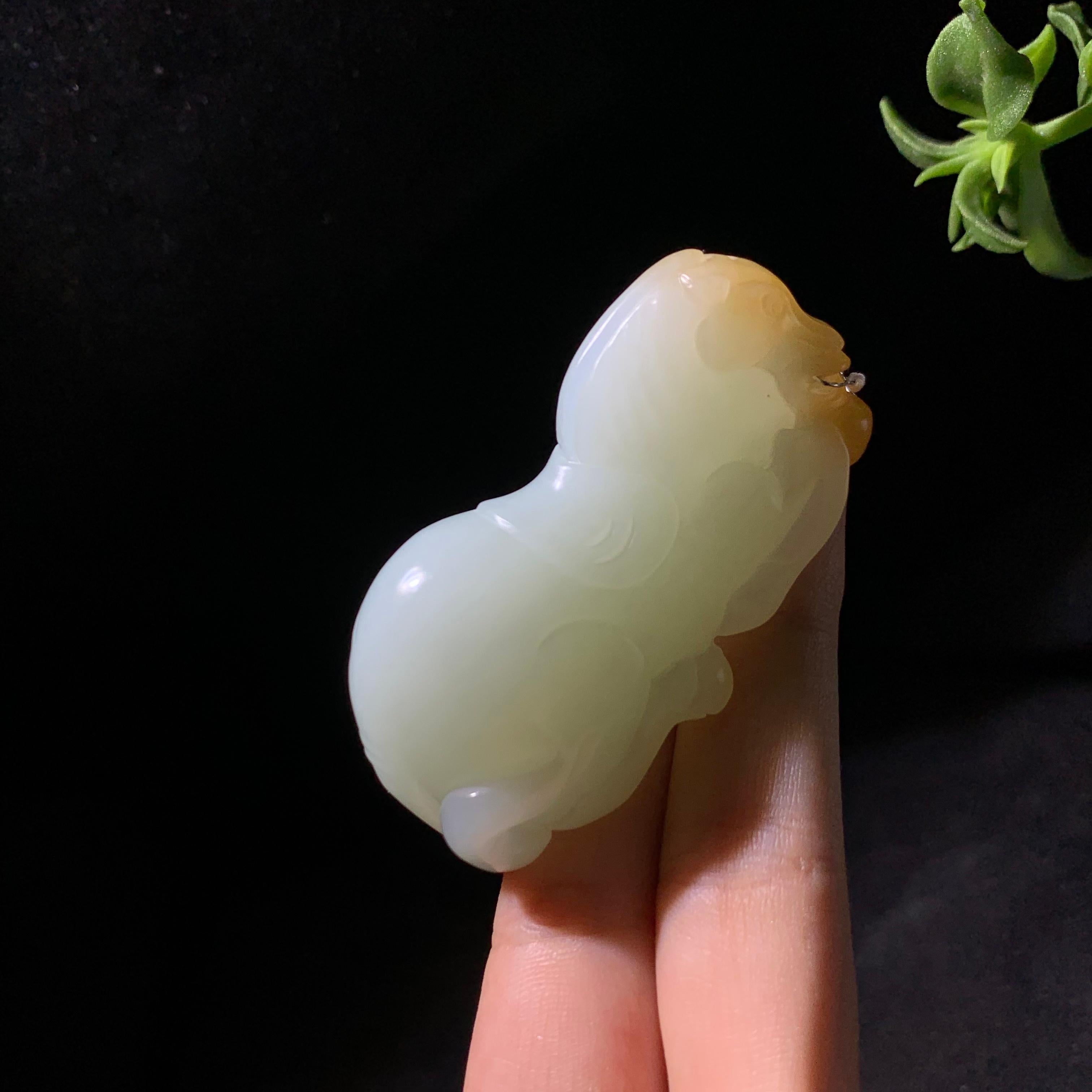 和田糖白玉马到成功手把件（79.0g）