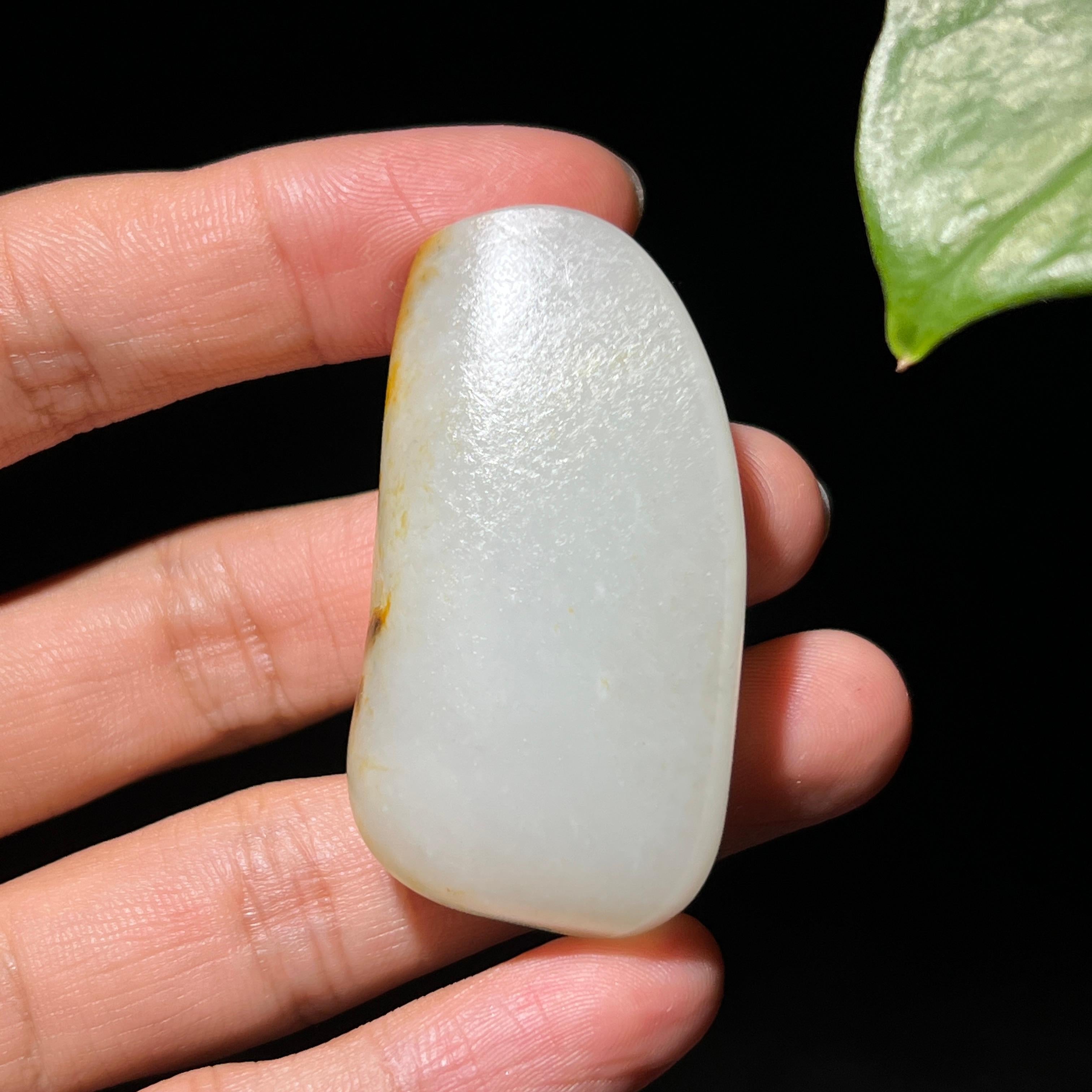 和田玉籽料沁黄皮观音挂件（35.9g）