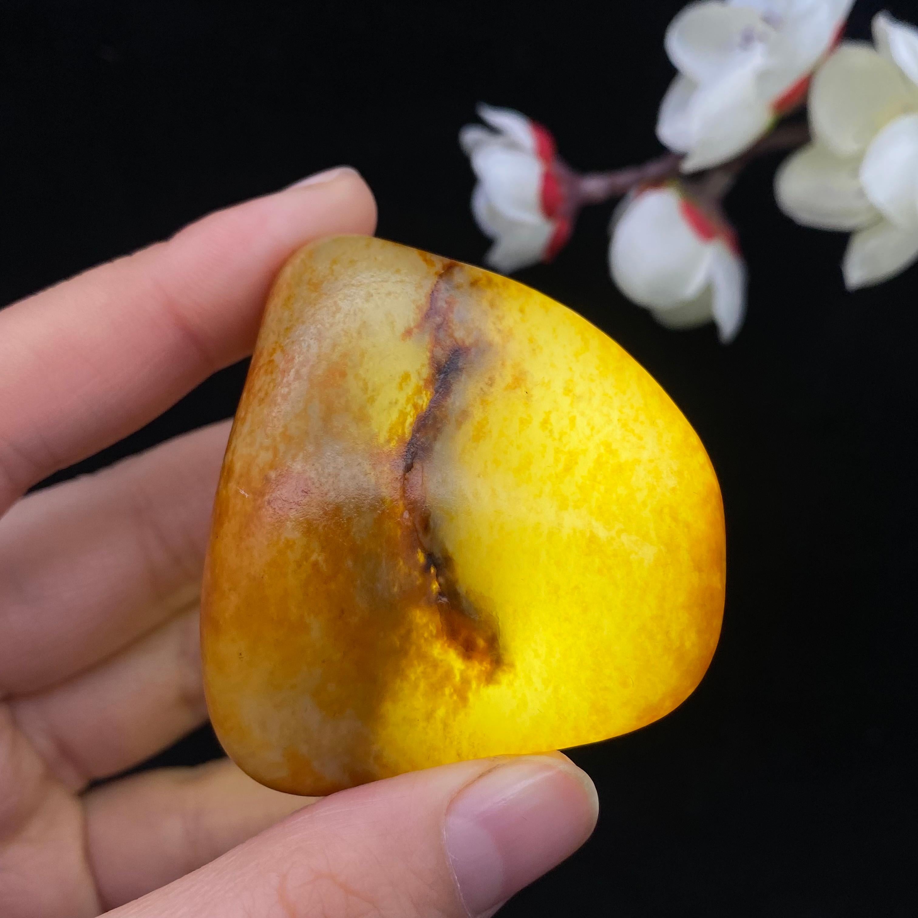 和田玉洒金皮籽料手把件（87.5g）