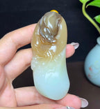 新疆和田玉且末料羊脂玉龙牌手把件（97.7g）