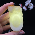 和田玉籽料【貔貅】手把件（101.6g）